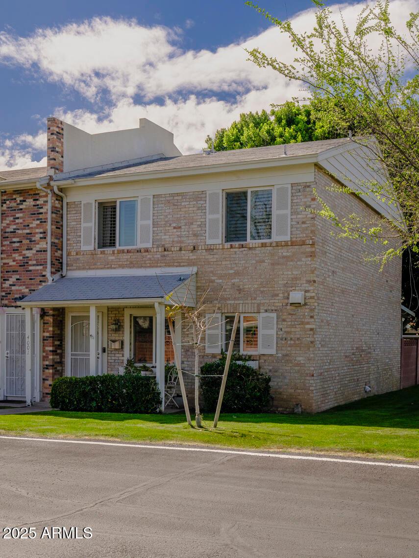 4001 E Campbell Avenue