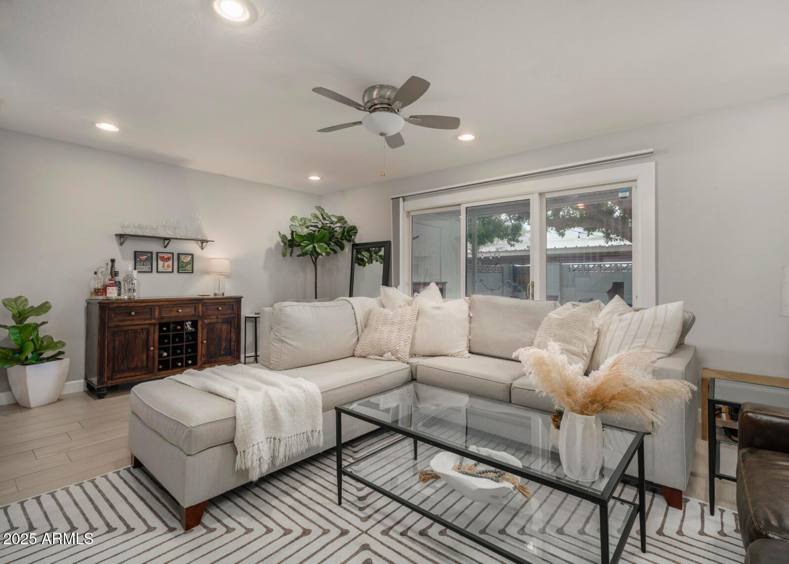 4001 E Campbell Avenue