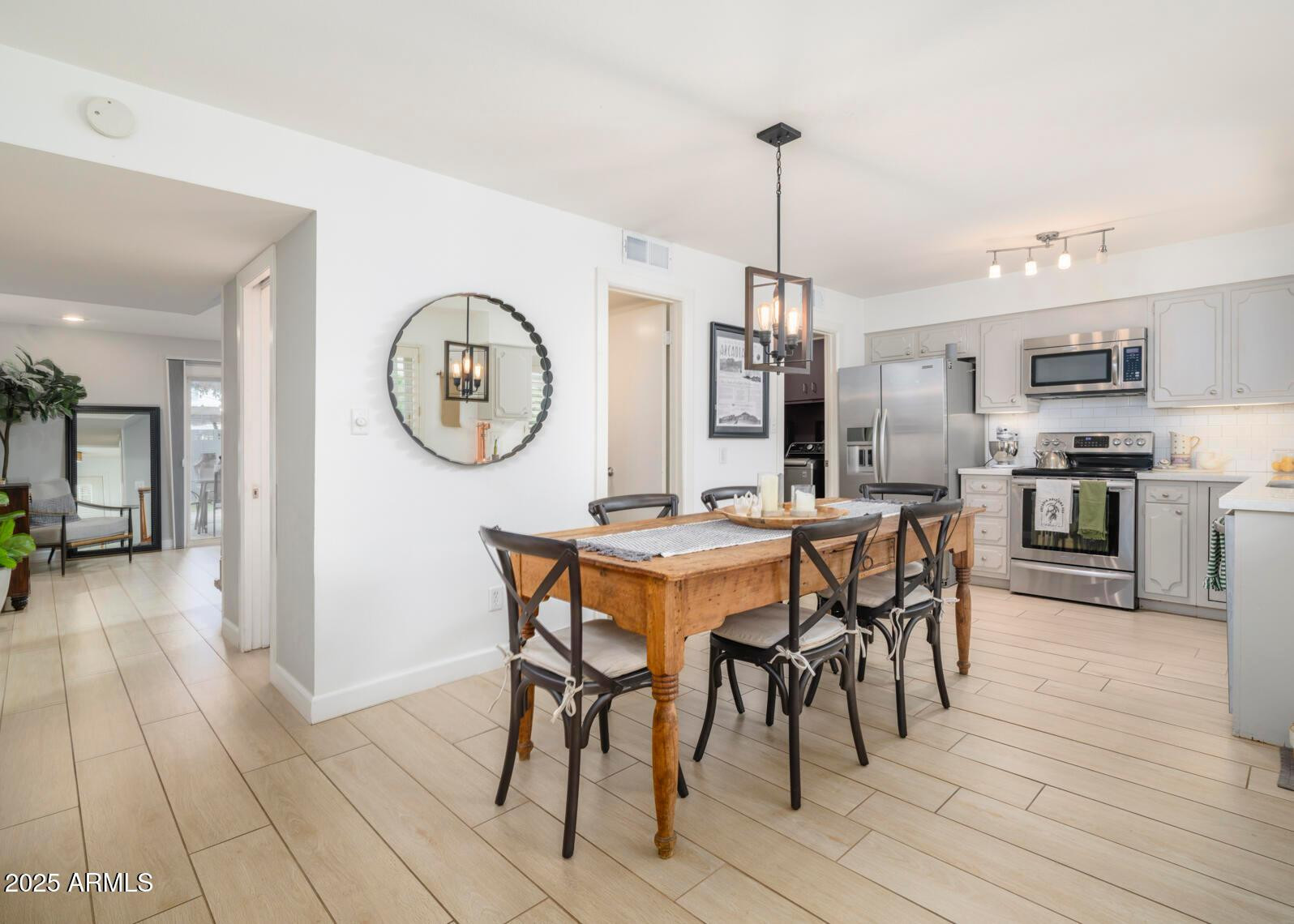 4001 E Campbell Avenue