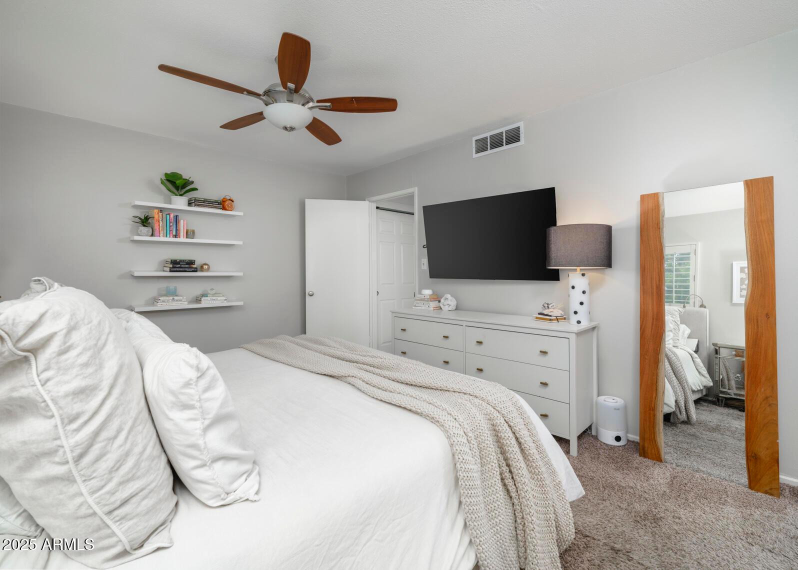 4001 E Campbell Avenue