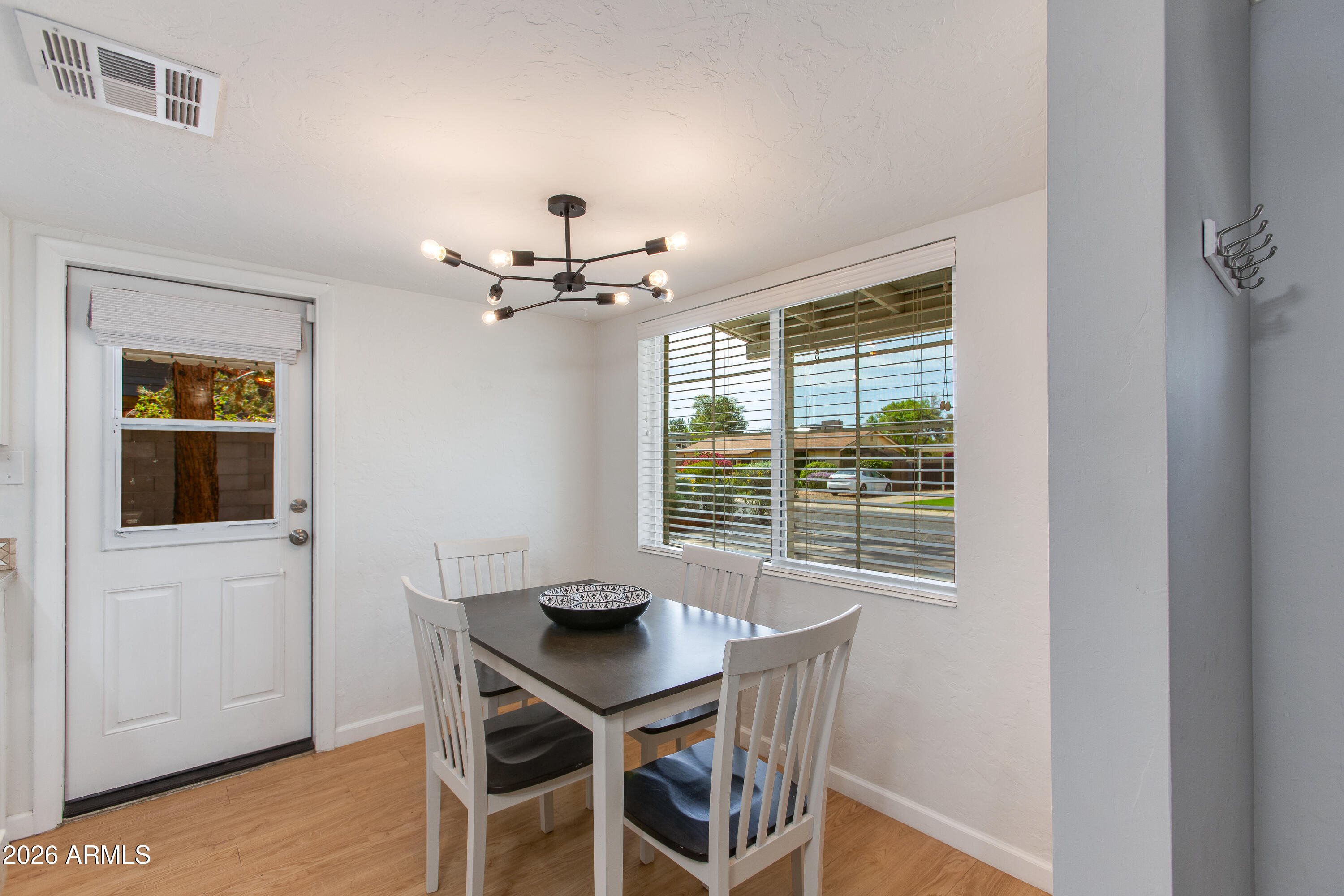 4440 E CAMPBELL Avenue