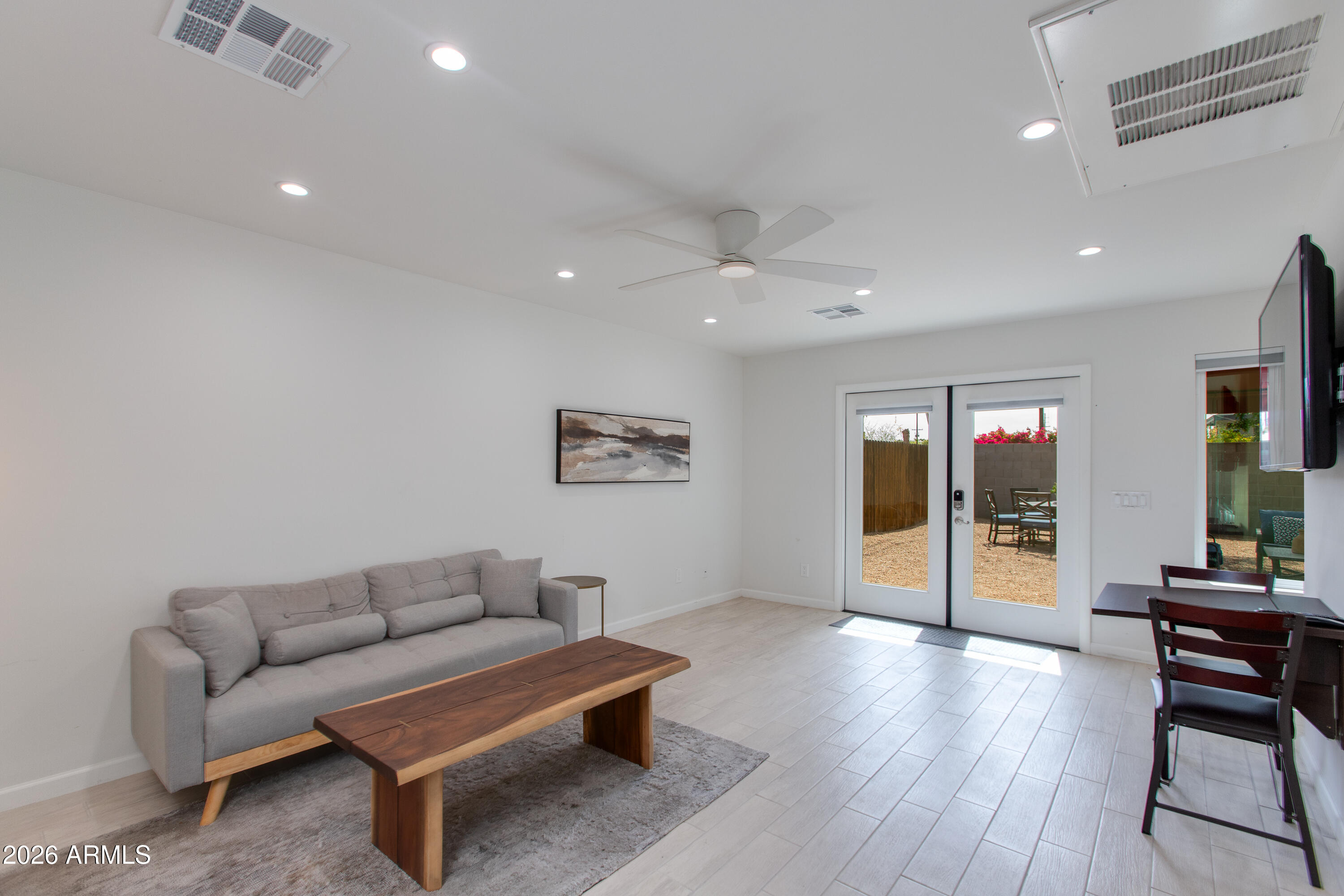 4440 E CAMPBELL Avenue