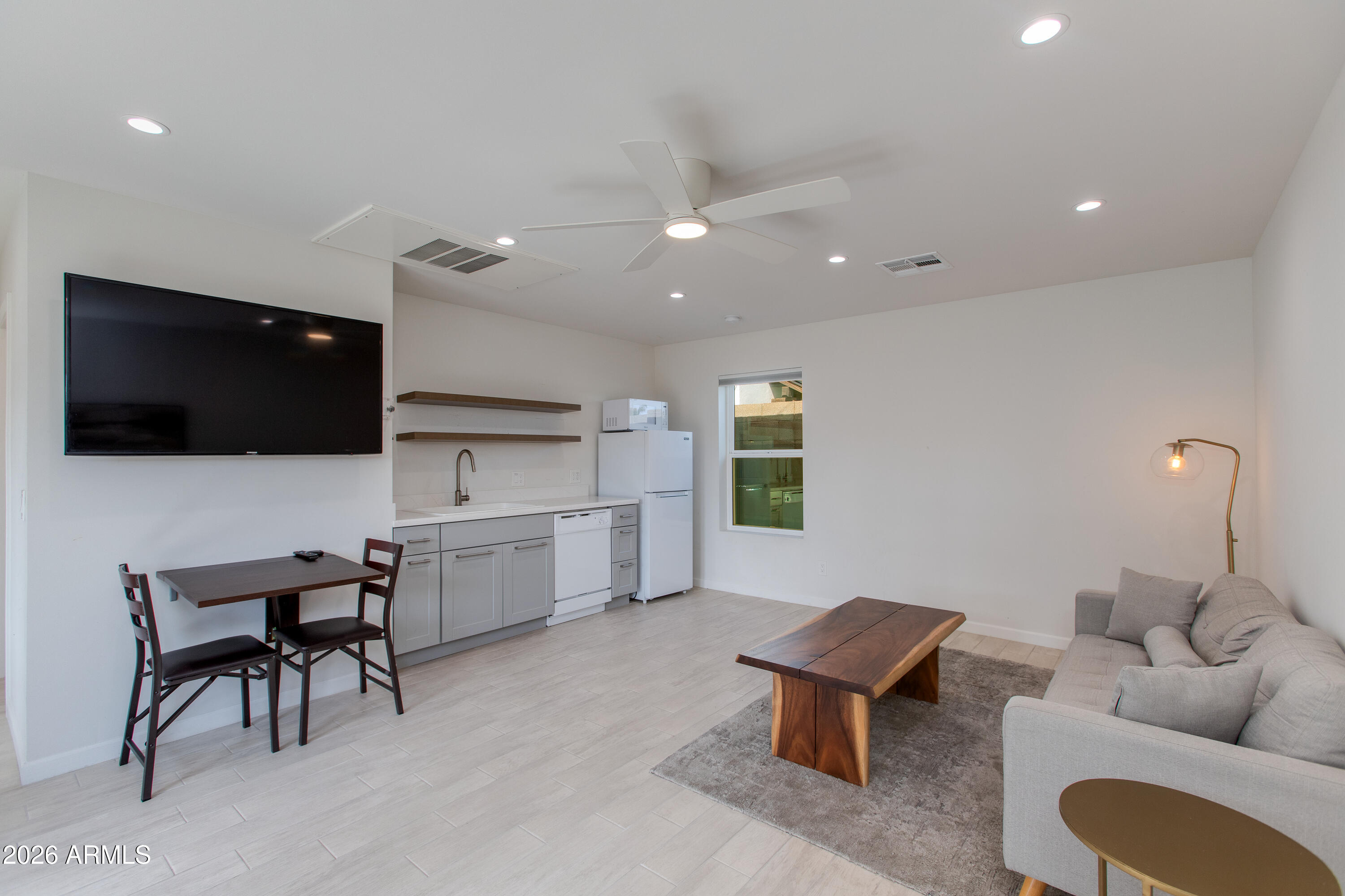 4440 E CAMPBELL Avenue