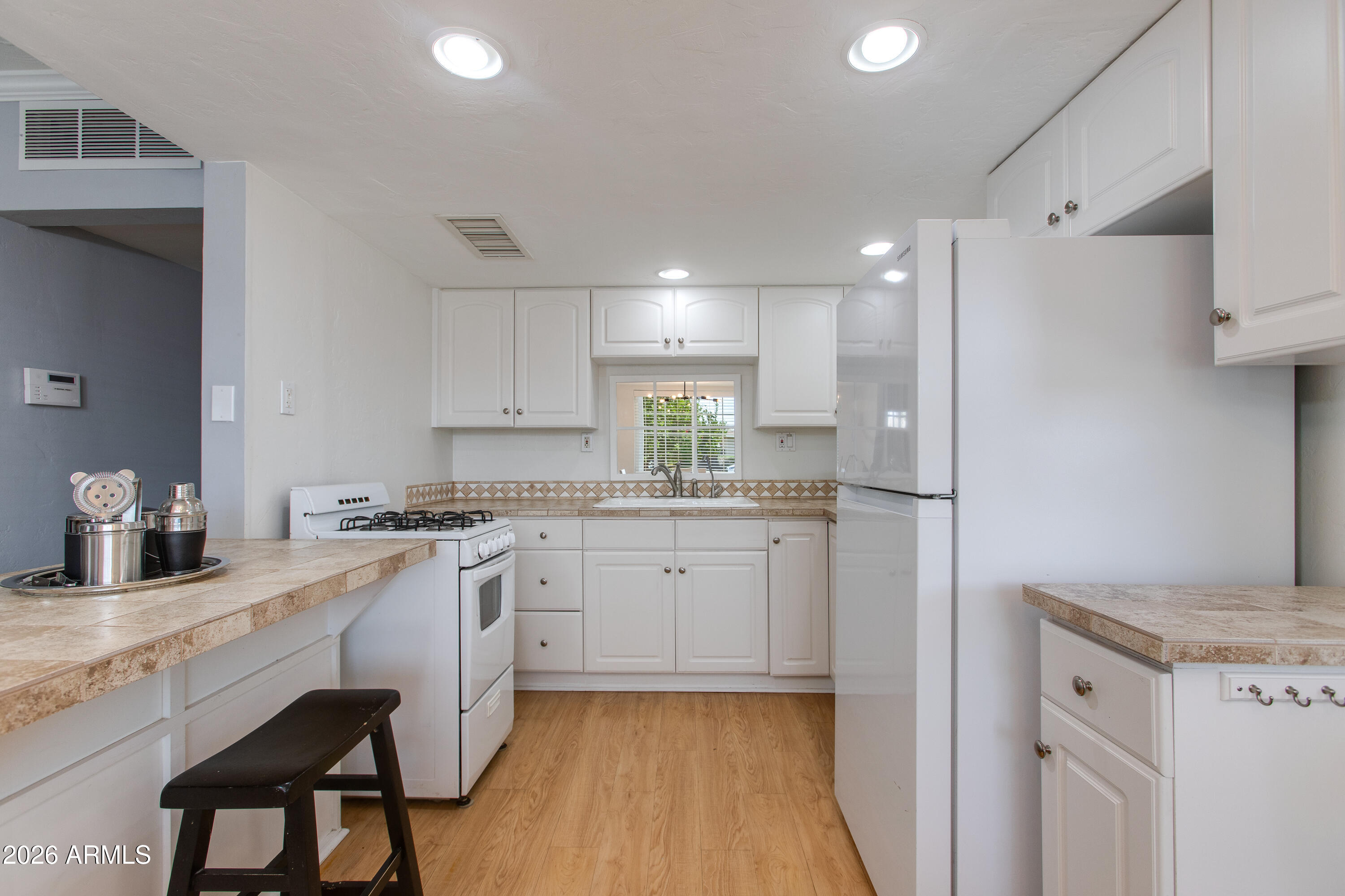 4440 E CAMPBELL Avenue