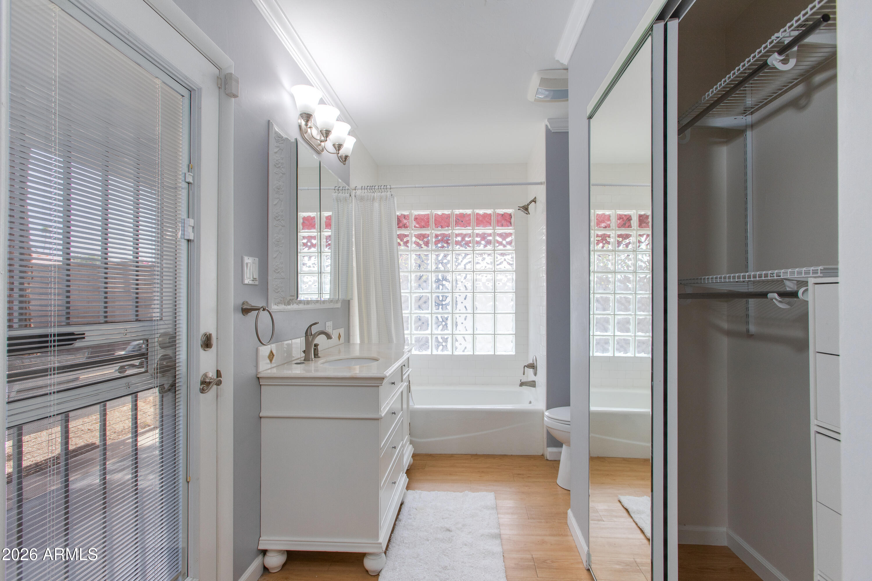 4440 E CAMPBELL Avenue