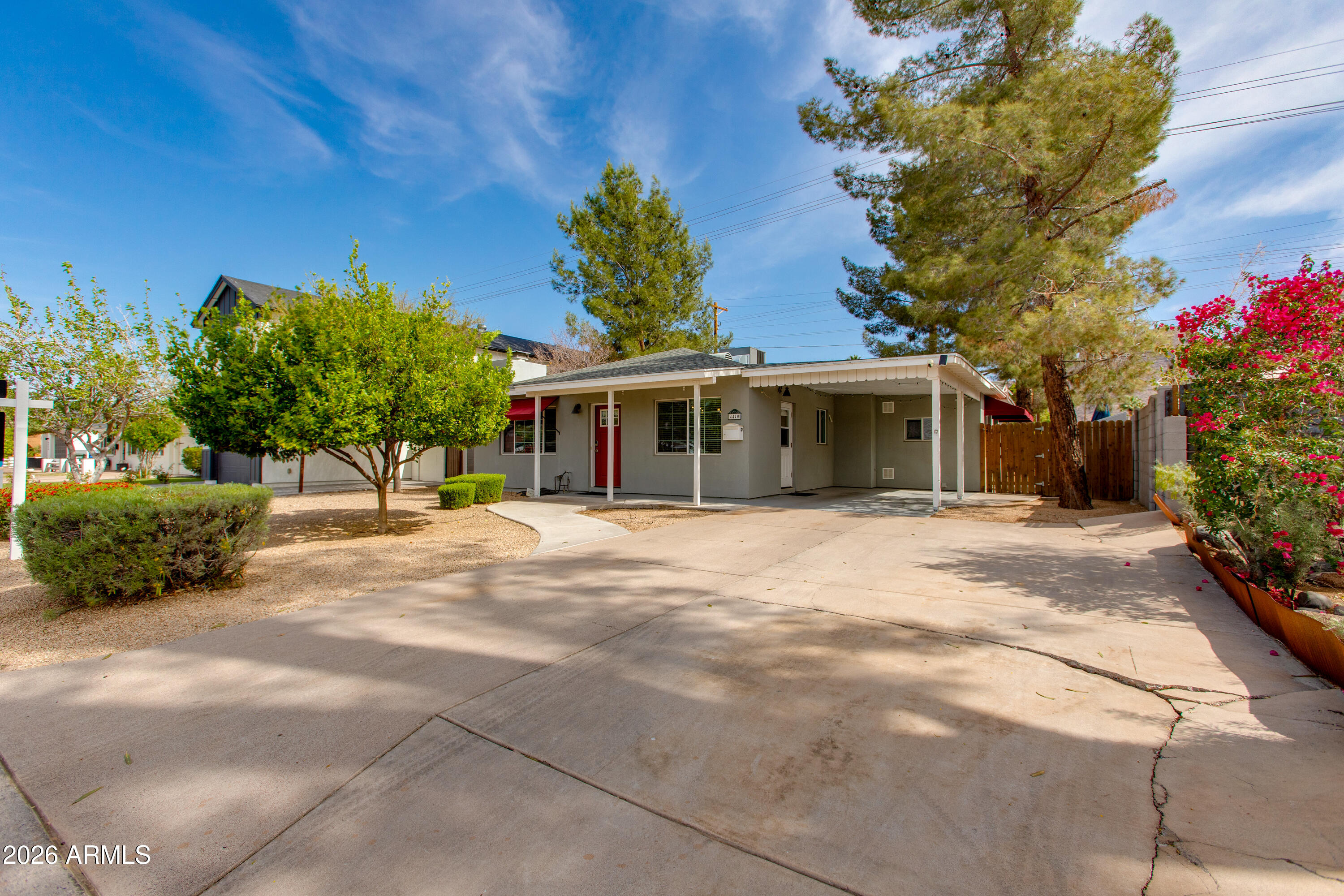 4440 E CAMPBELL Avenue