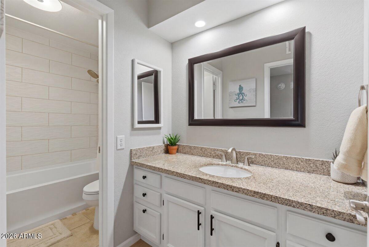 1905 E UNIVERSITY Drive 137