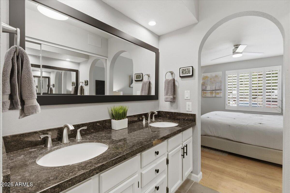 1905 E UNIVERSITY Drive 137