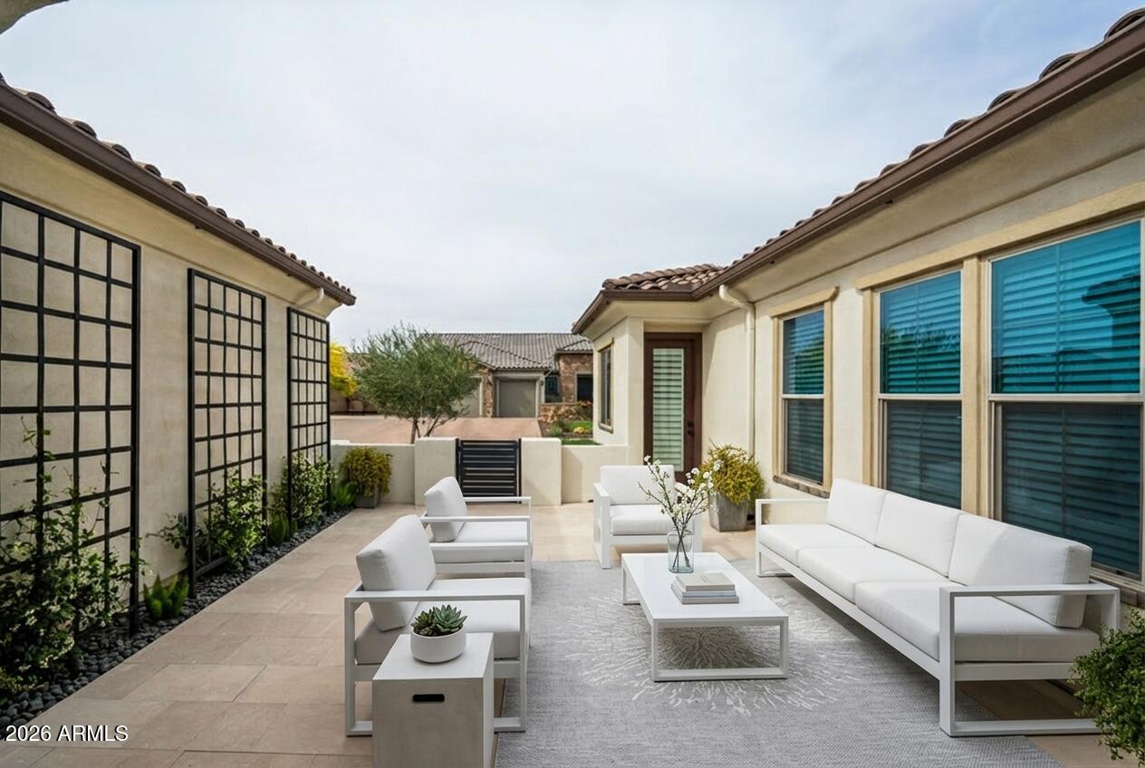 5537 E VIA CABALLO BLANCO