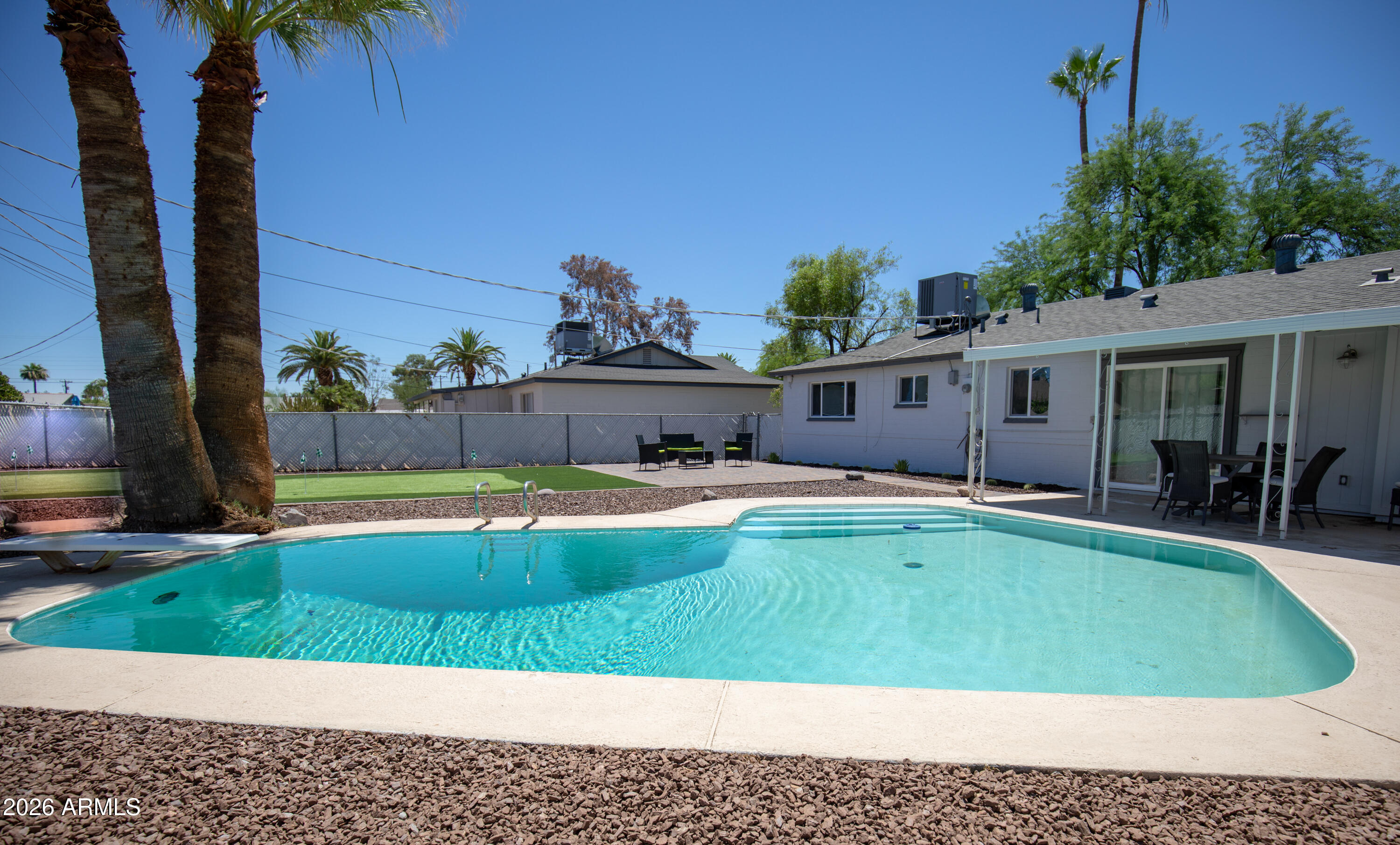 7414 E MORELAND Street