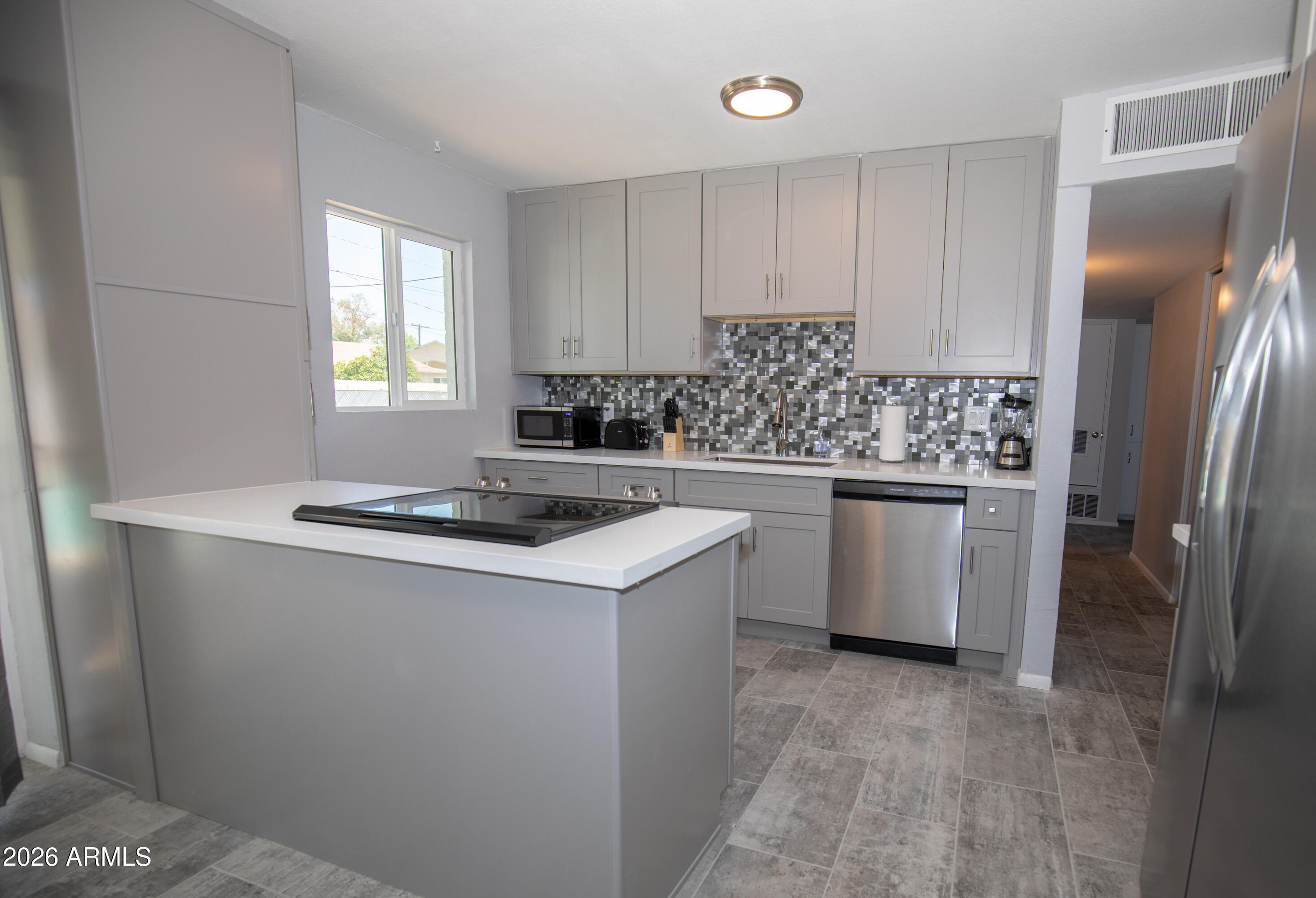 7414 E MORELAND Street