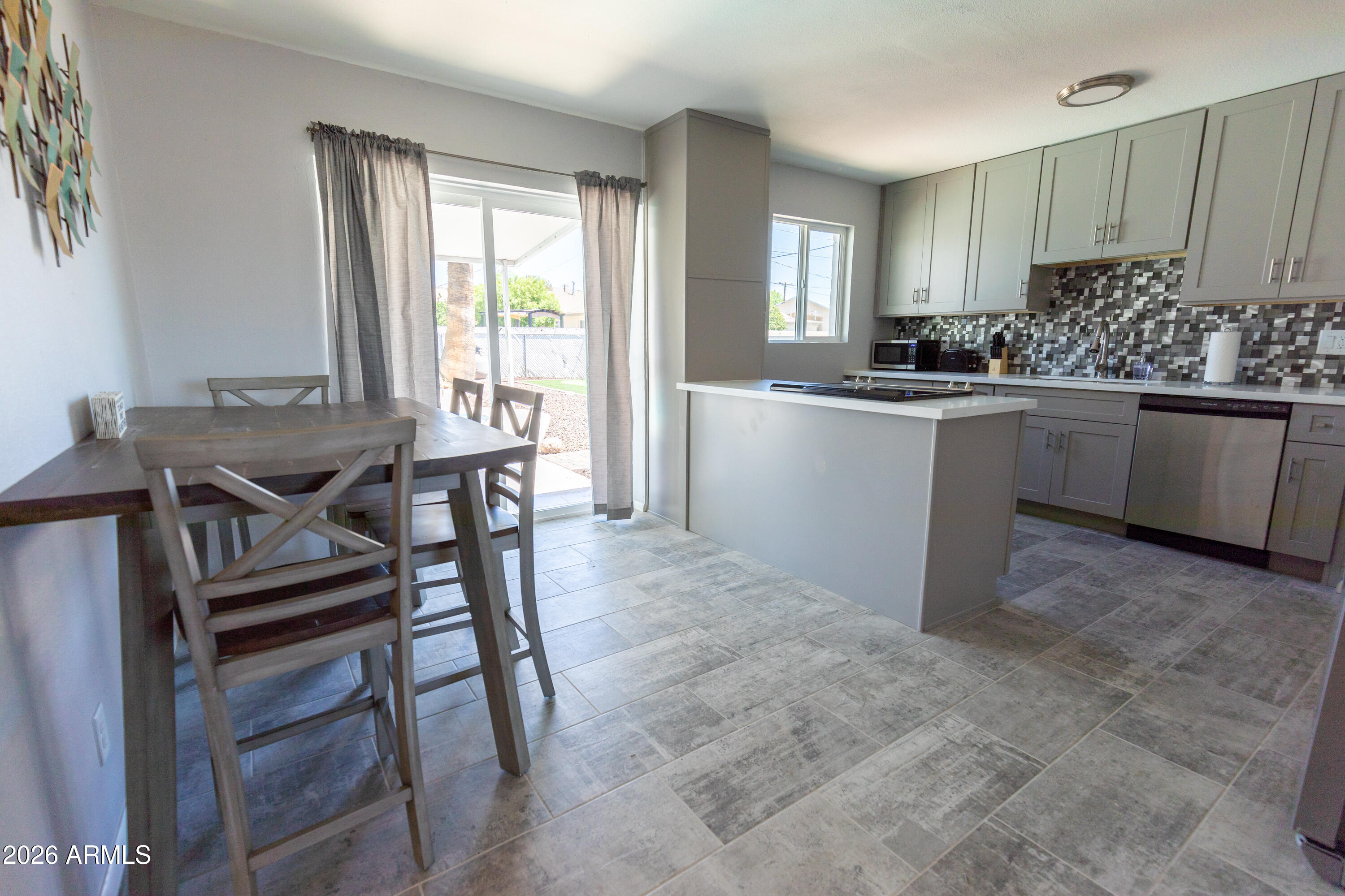 7414 E MORELAND Street