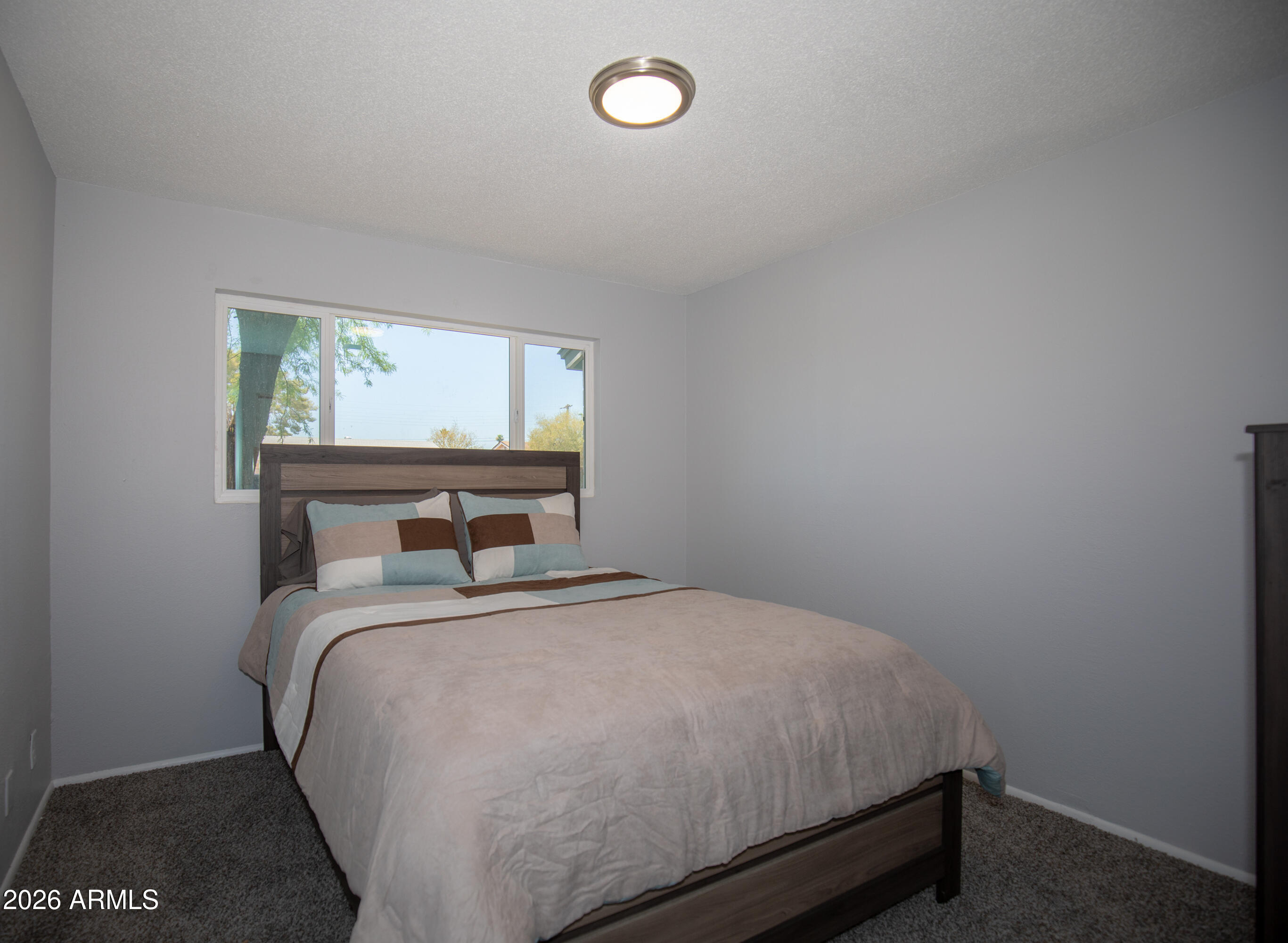 7414 E MORELAND Street