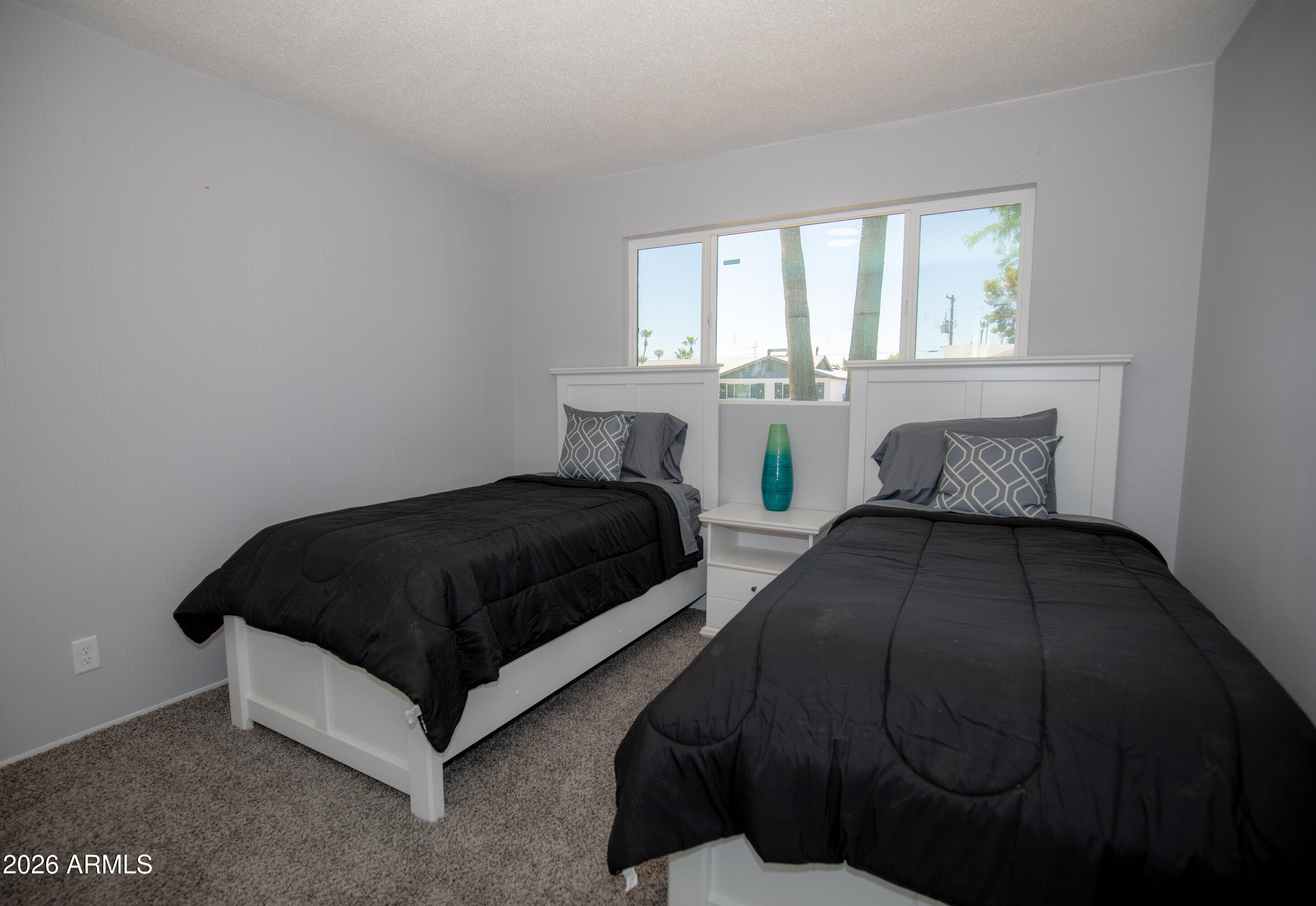 7414 E MORELAND Street