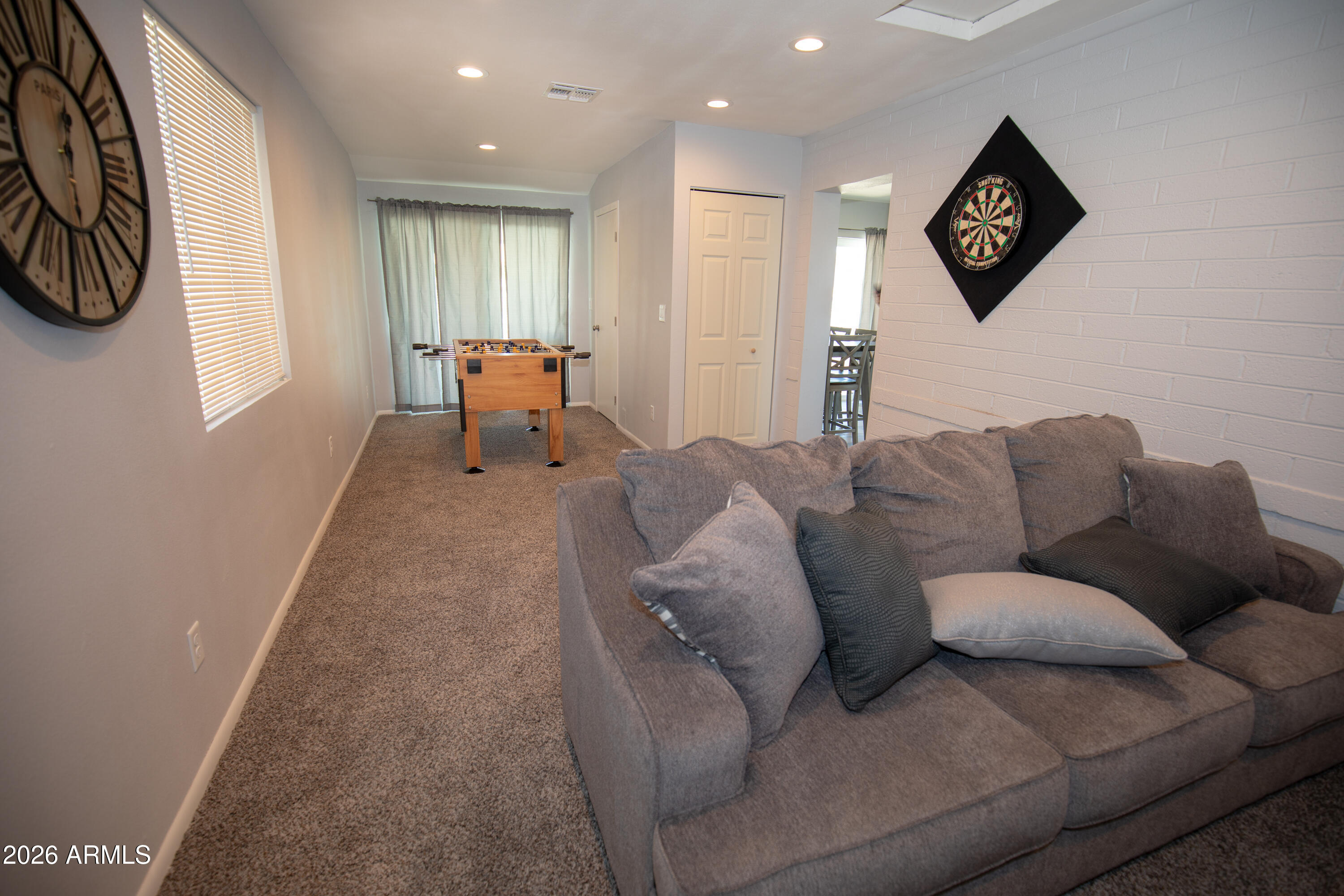 7414 E MORELAND Street