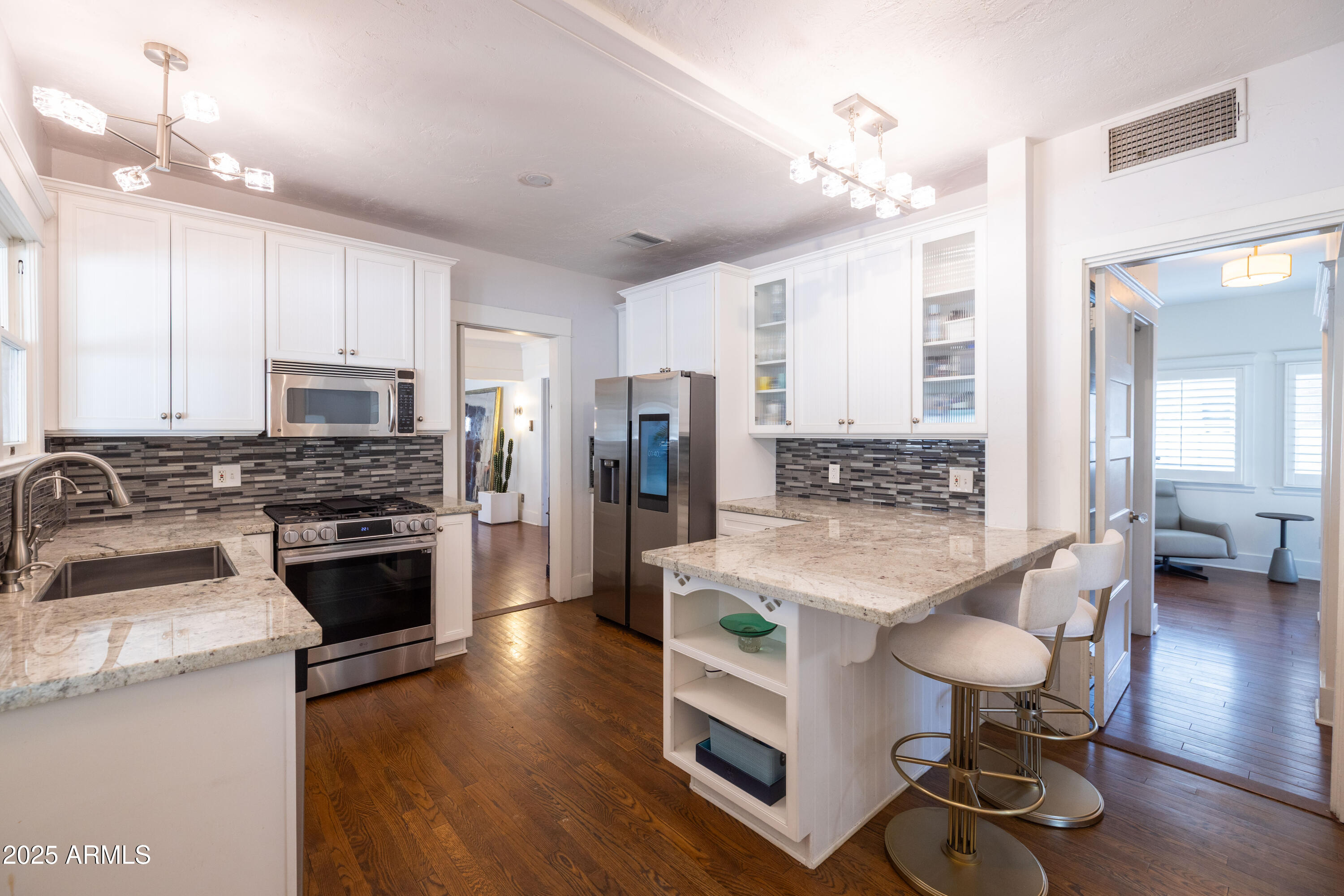 70 W LYNWOOD Street