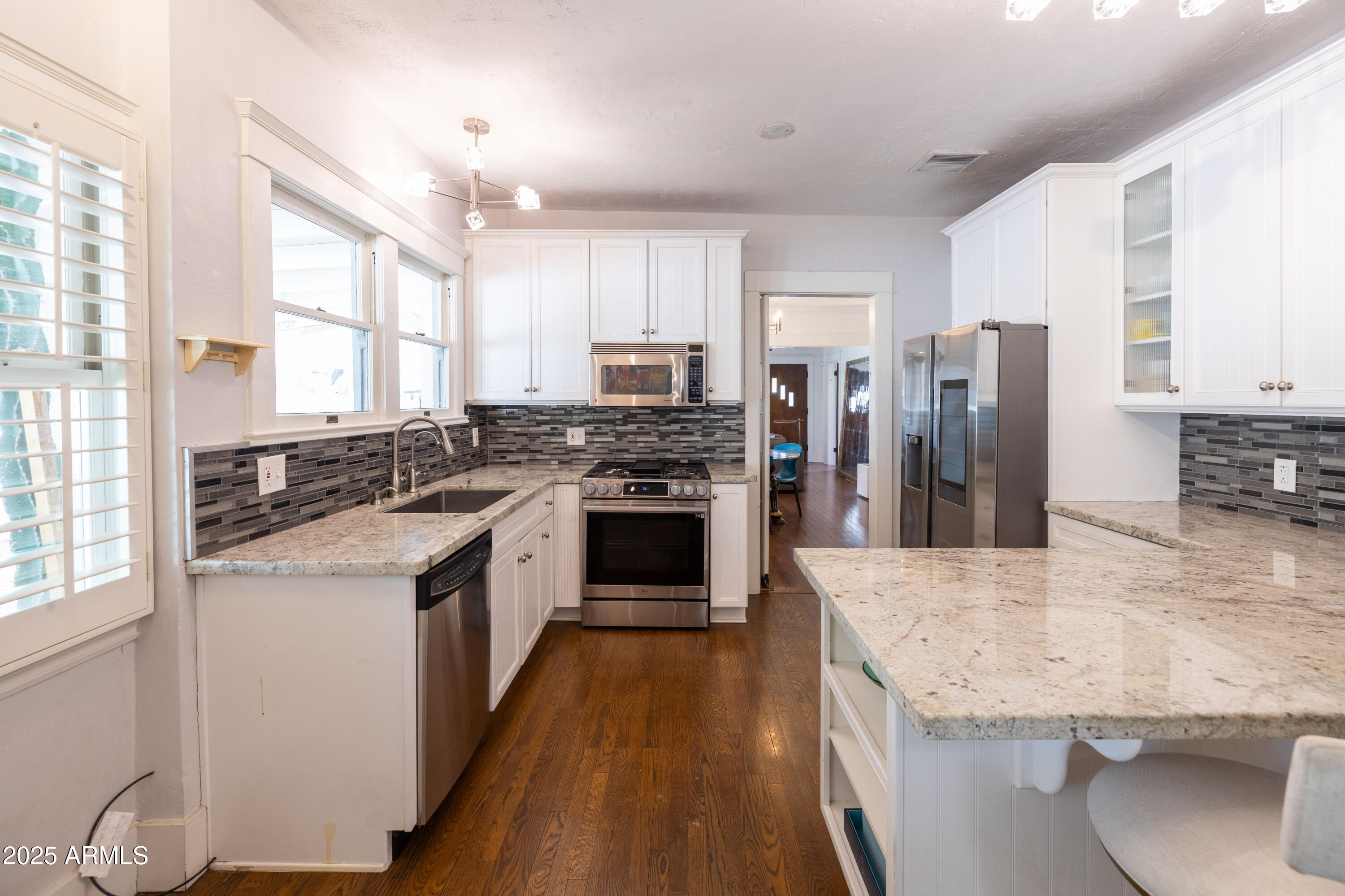70 W LYNWOOD Street