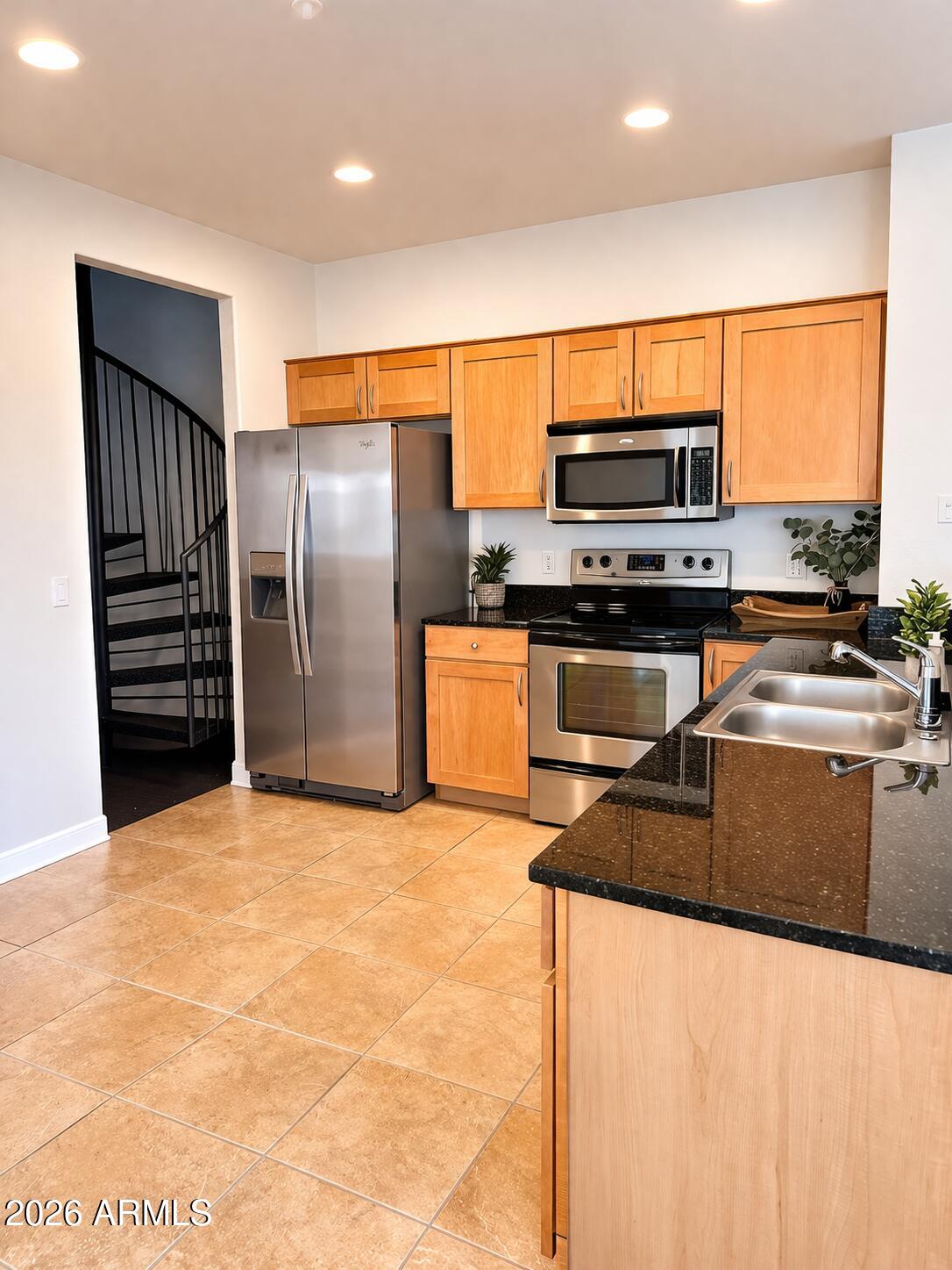 2264 E HUNTINGTON Drive