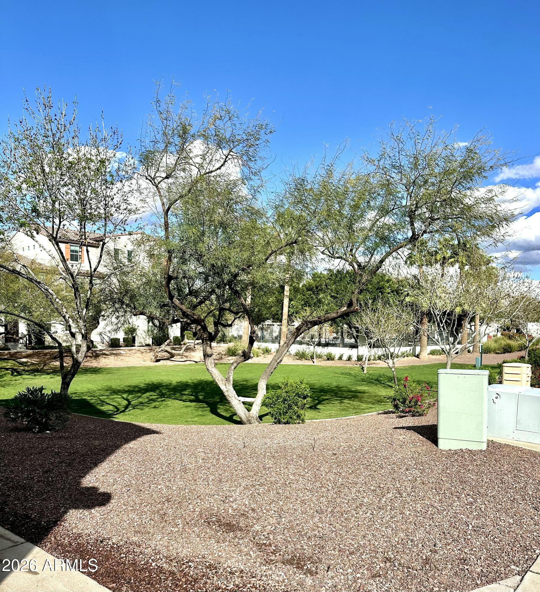 2264 E HUNTINGTON Drive