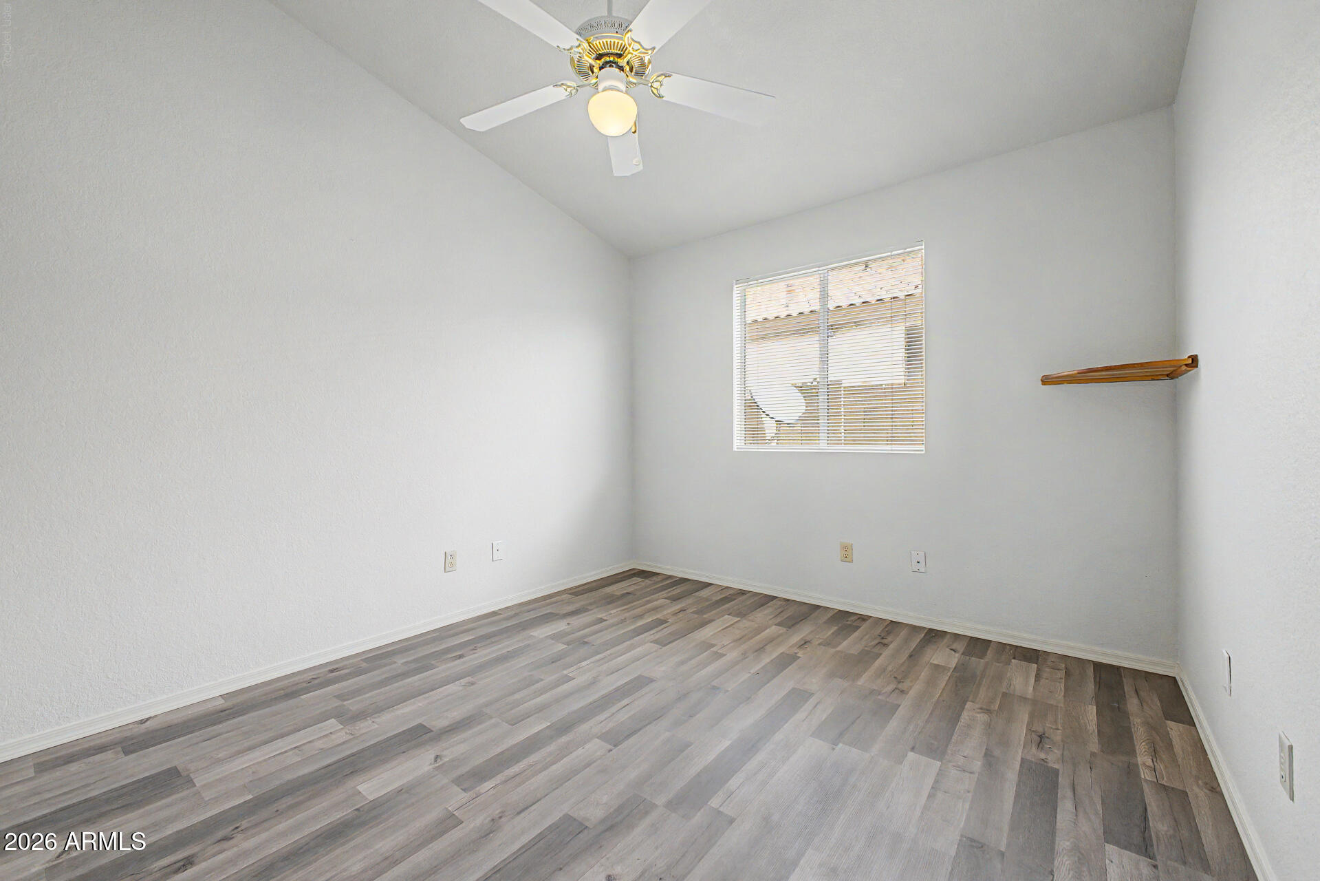 10523 W MOHAWK Lane