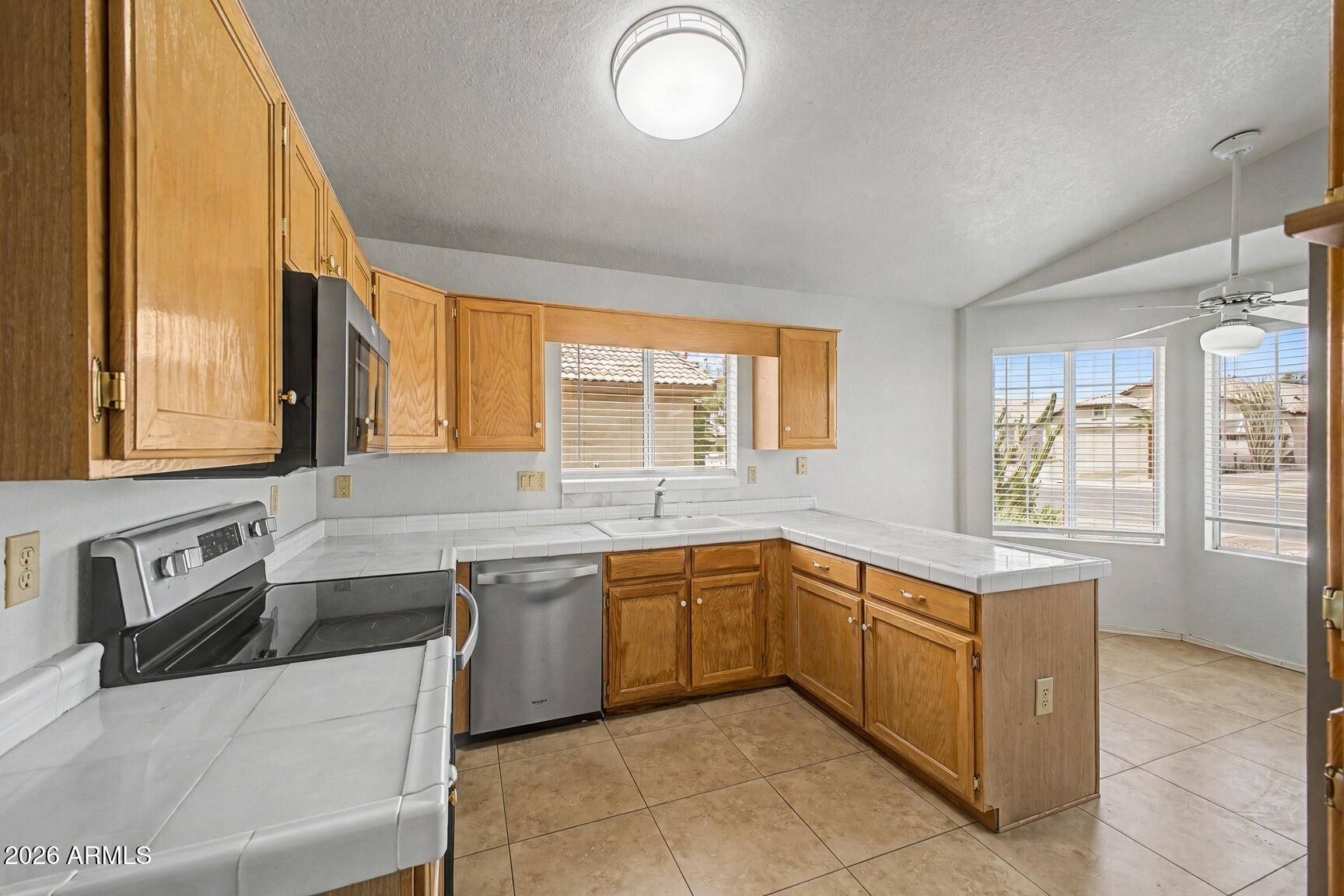 10523 W MOHAWK Lane
