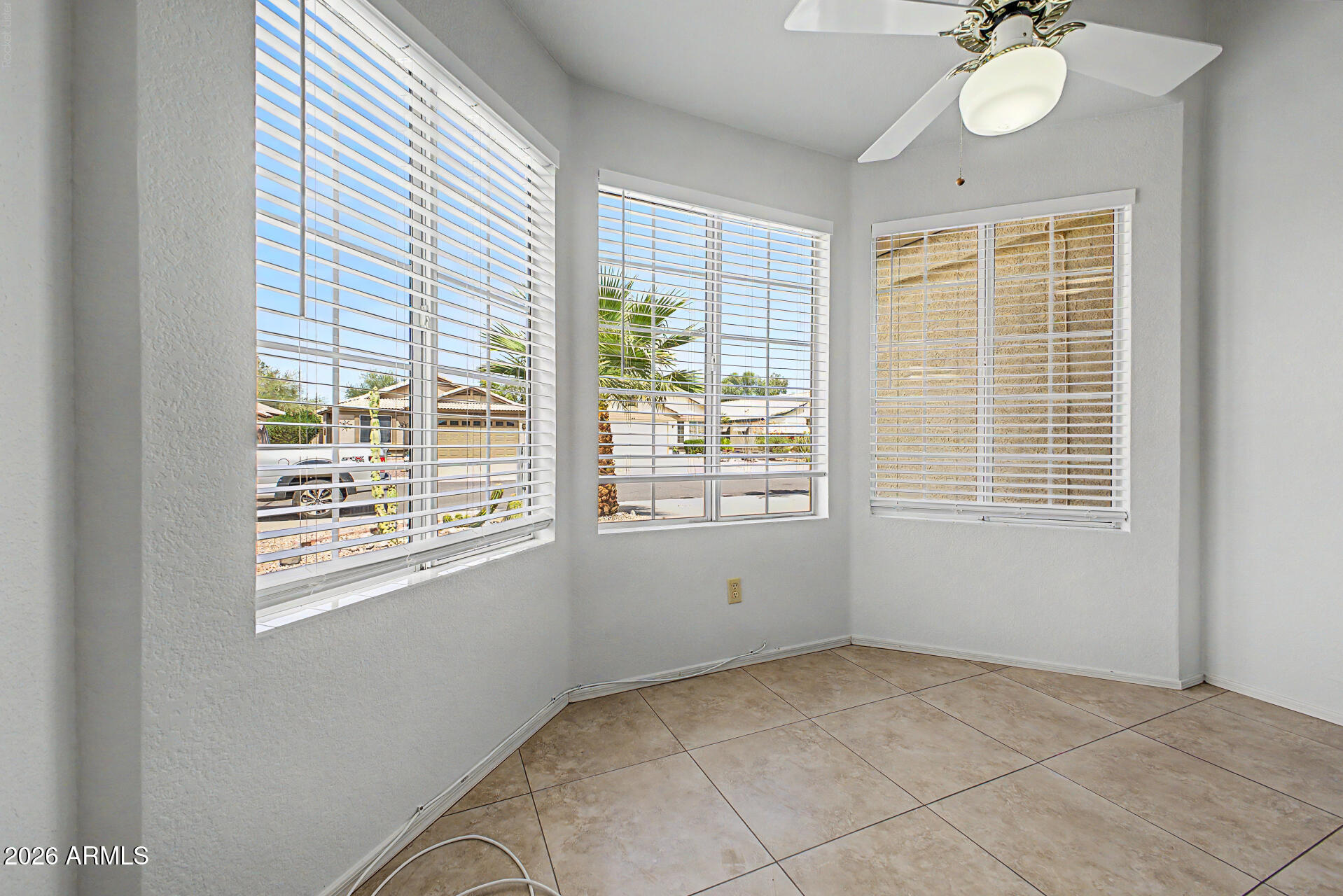 10523 W MOHAWK Lane
