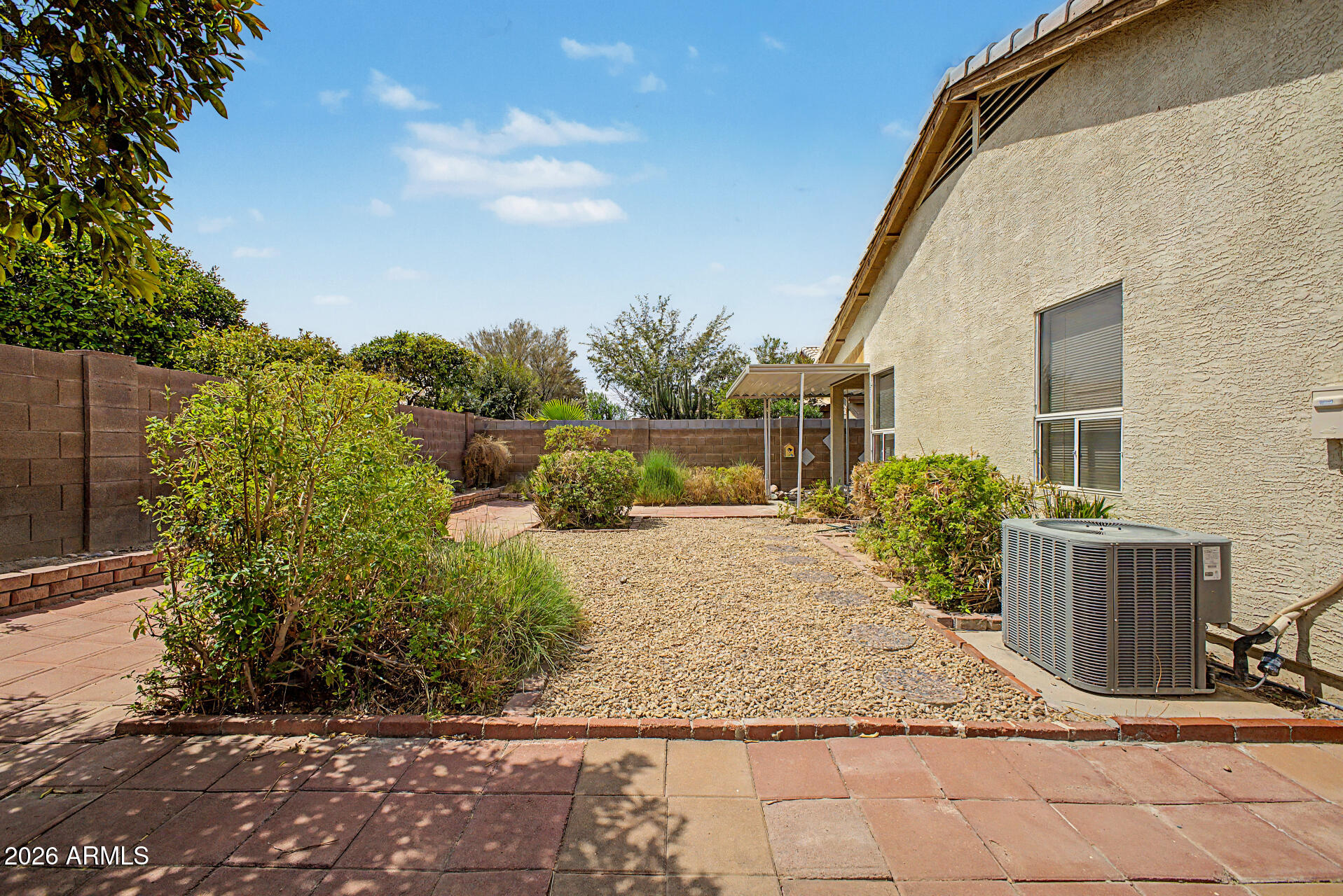 10523 W MOHAWK Lane
