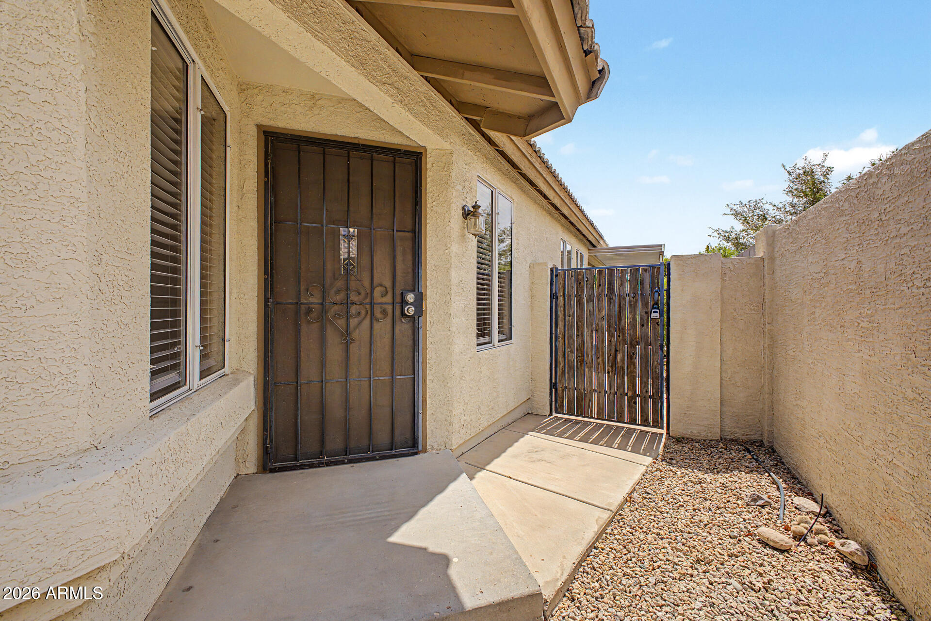 10523 W MOHAWK Lane