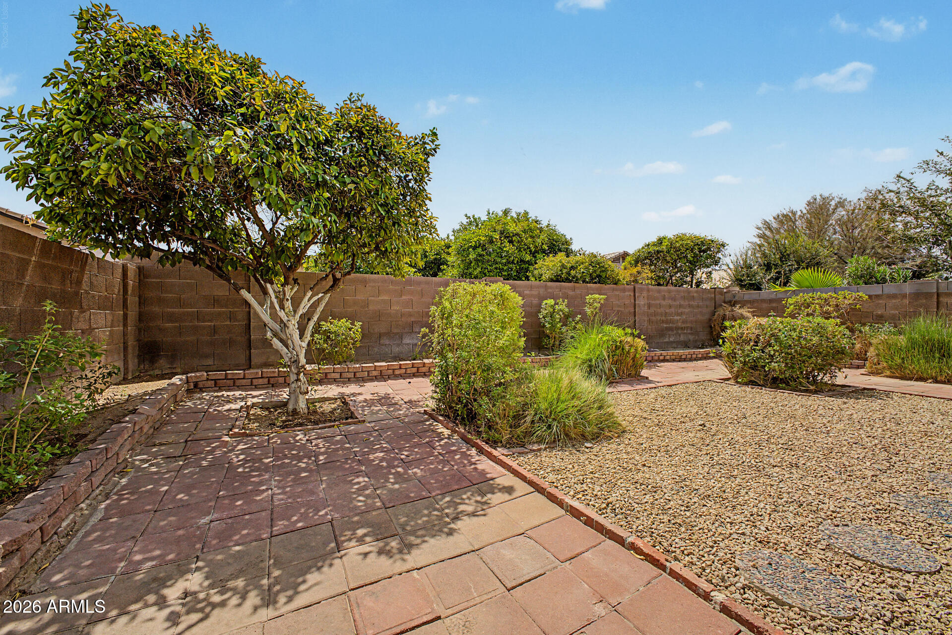 10523 W MOHAWK Lane