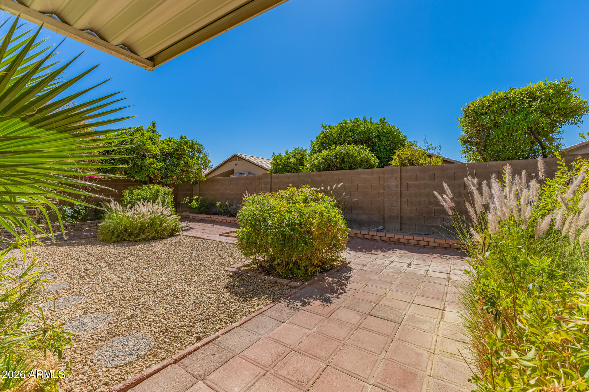 10523 W MOHAWK Lane