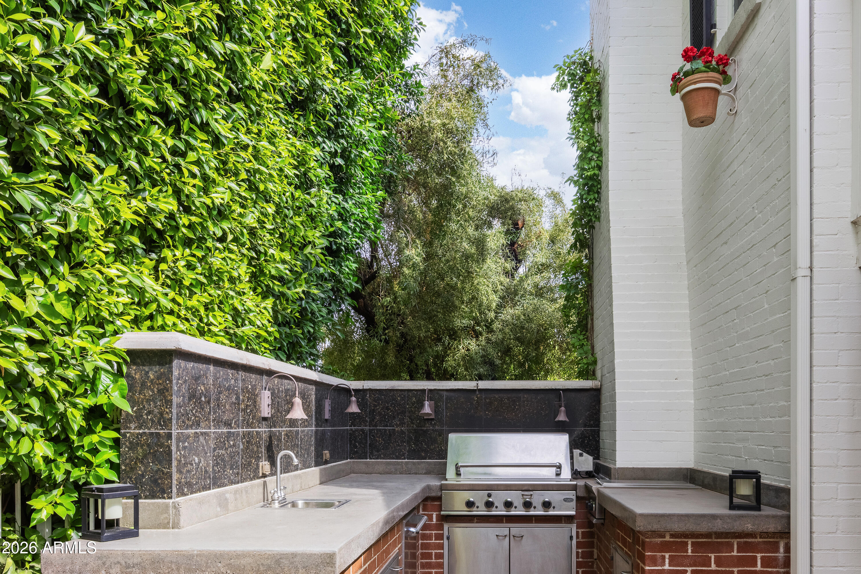 917 ENCANTO Drive SW