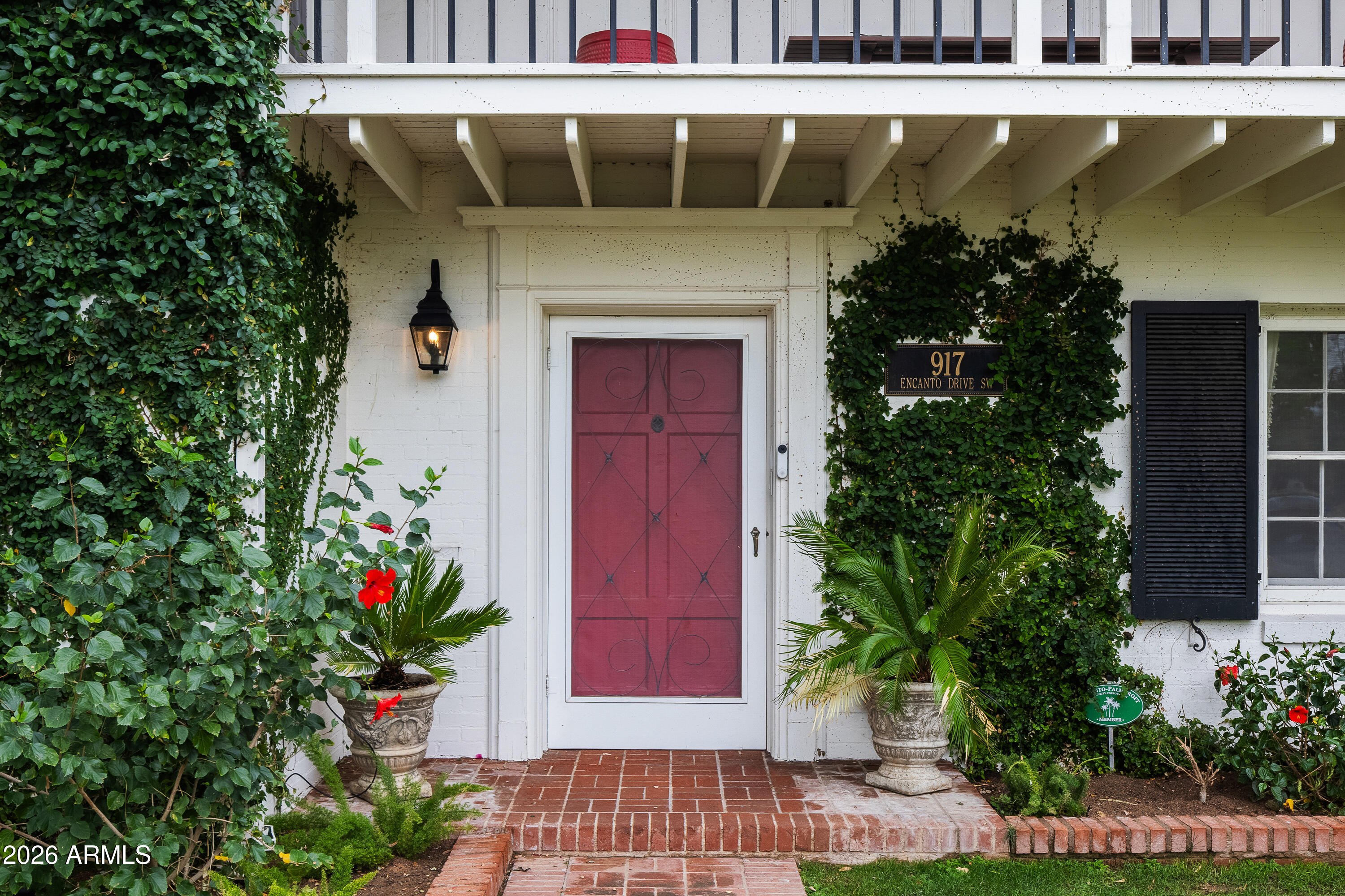 917 ENCANTO Drive SW