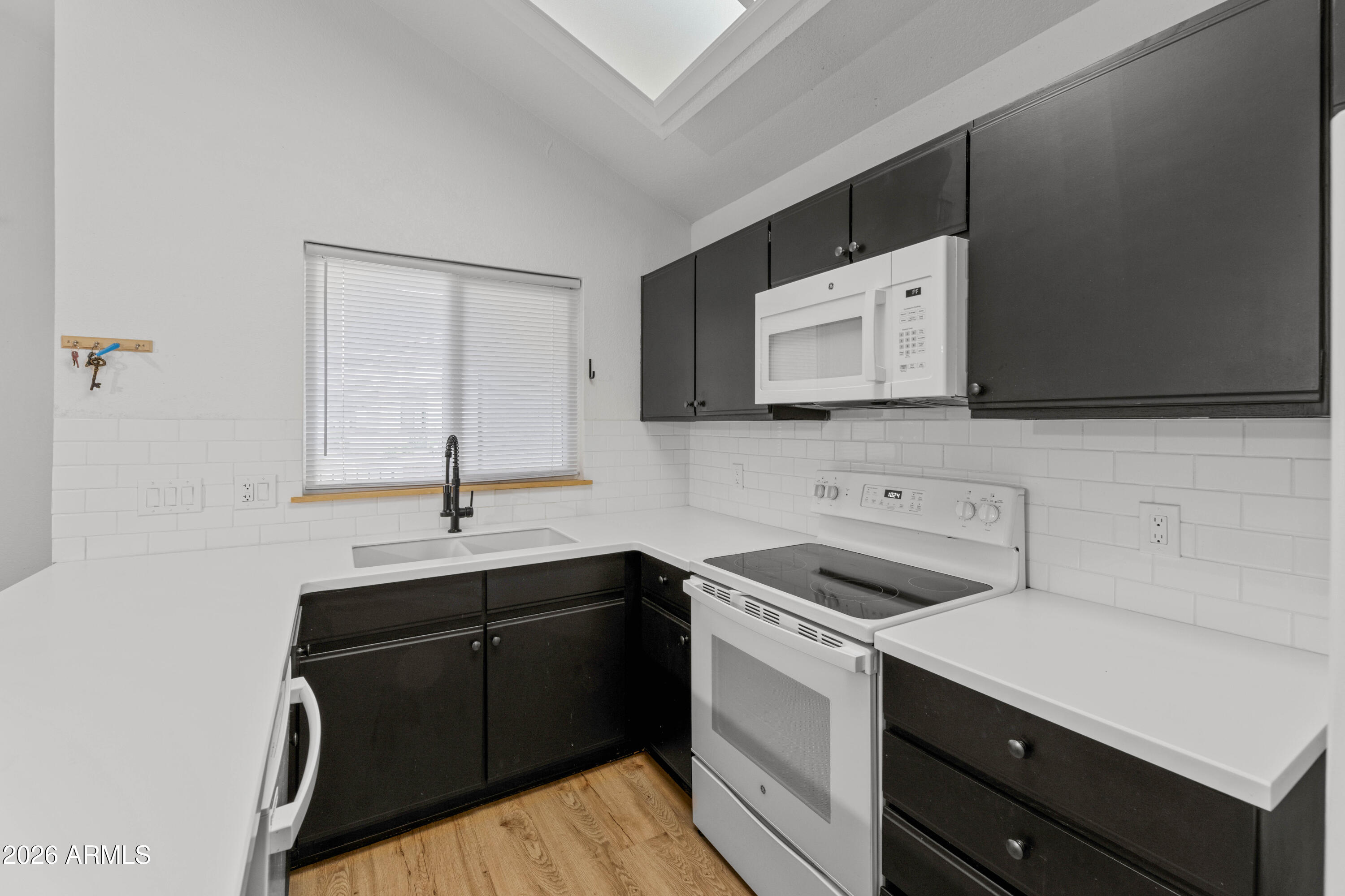 2201 N COMANCHE Drive 1028