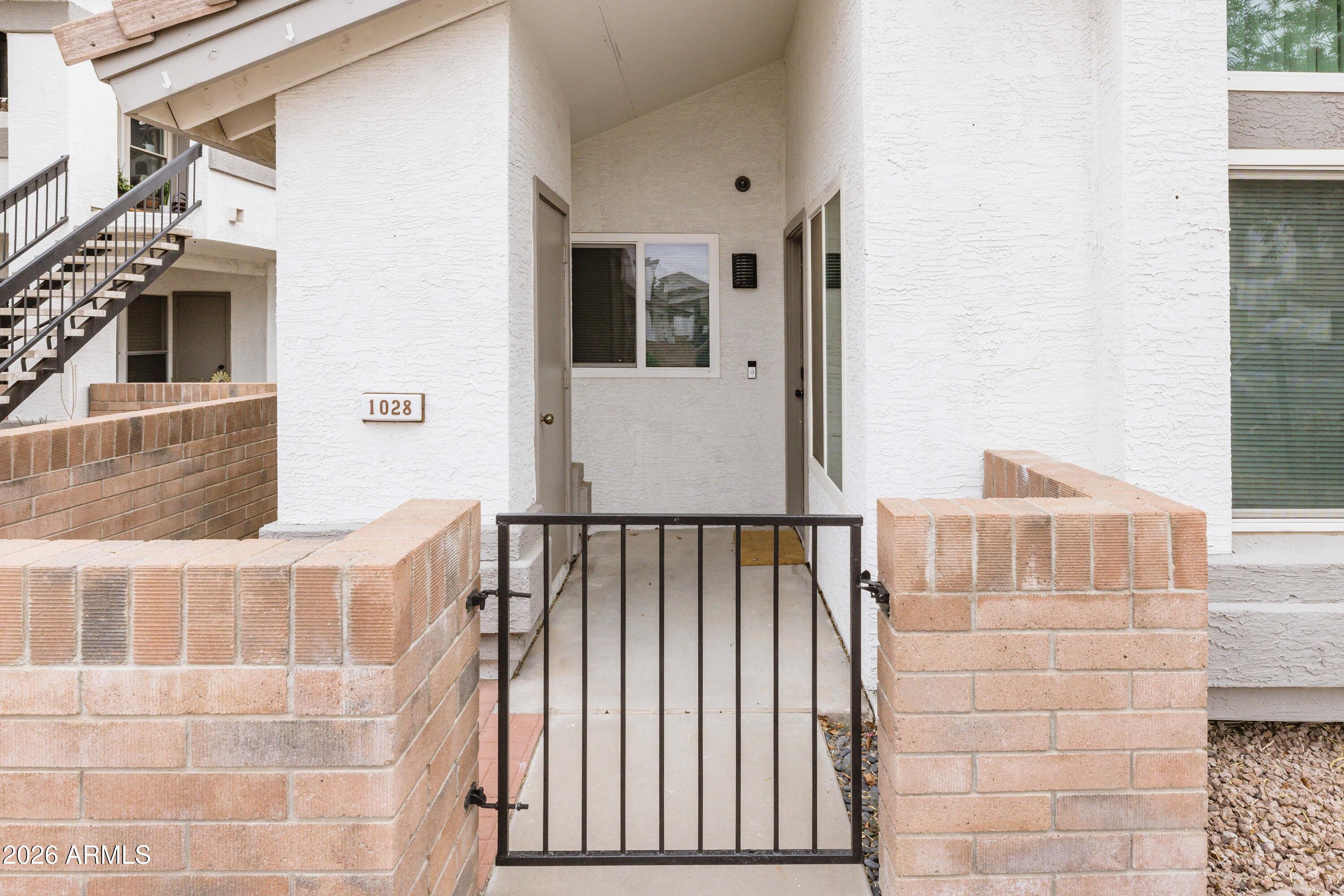 2201 N COMANCHE Drive 1028