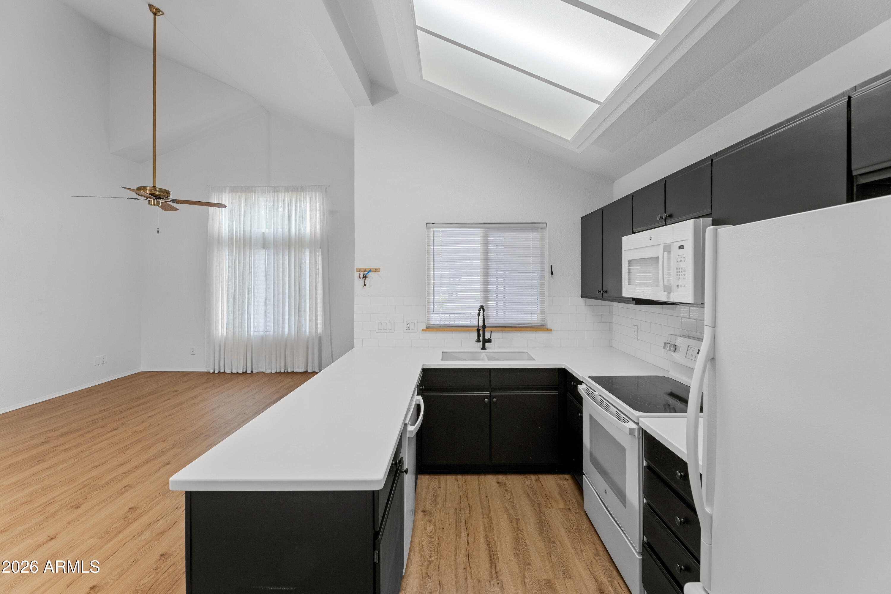 2201 N COMANCHE Drive 1028