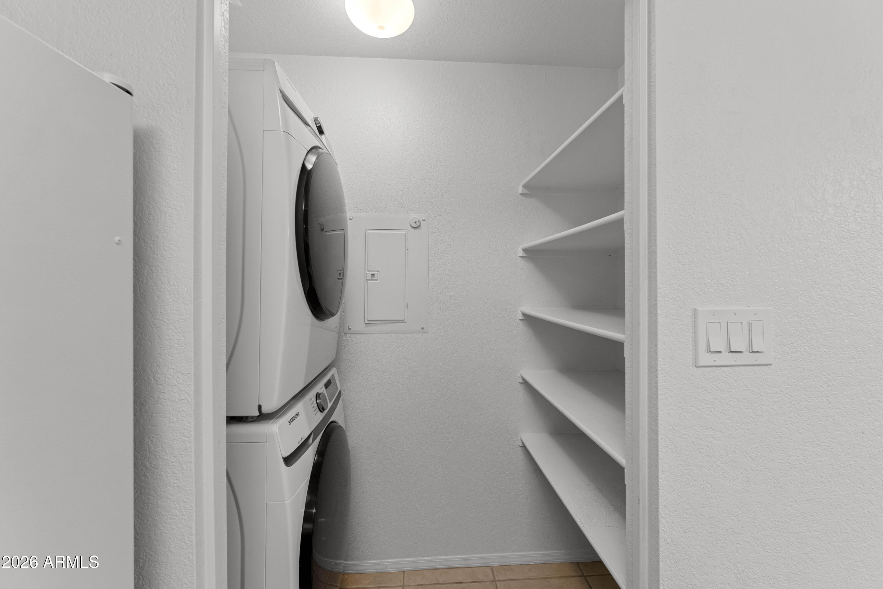 2201 N COMANCHE Drive 1028