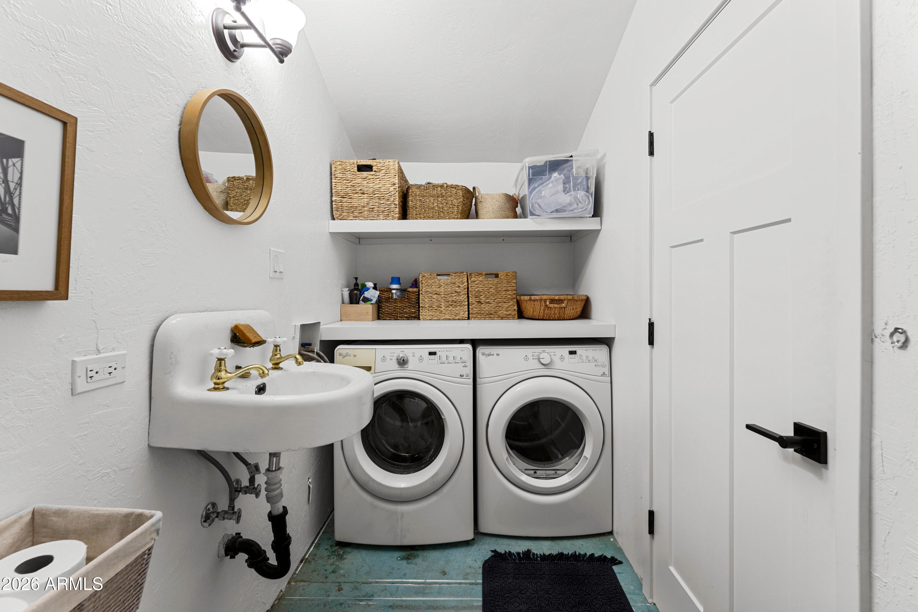 1105 W WILLETTA Street