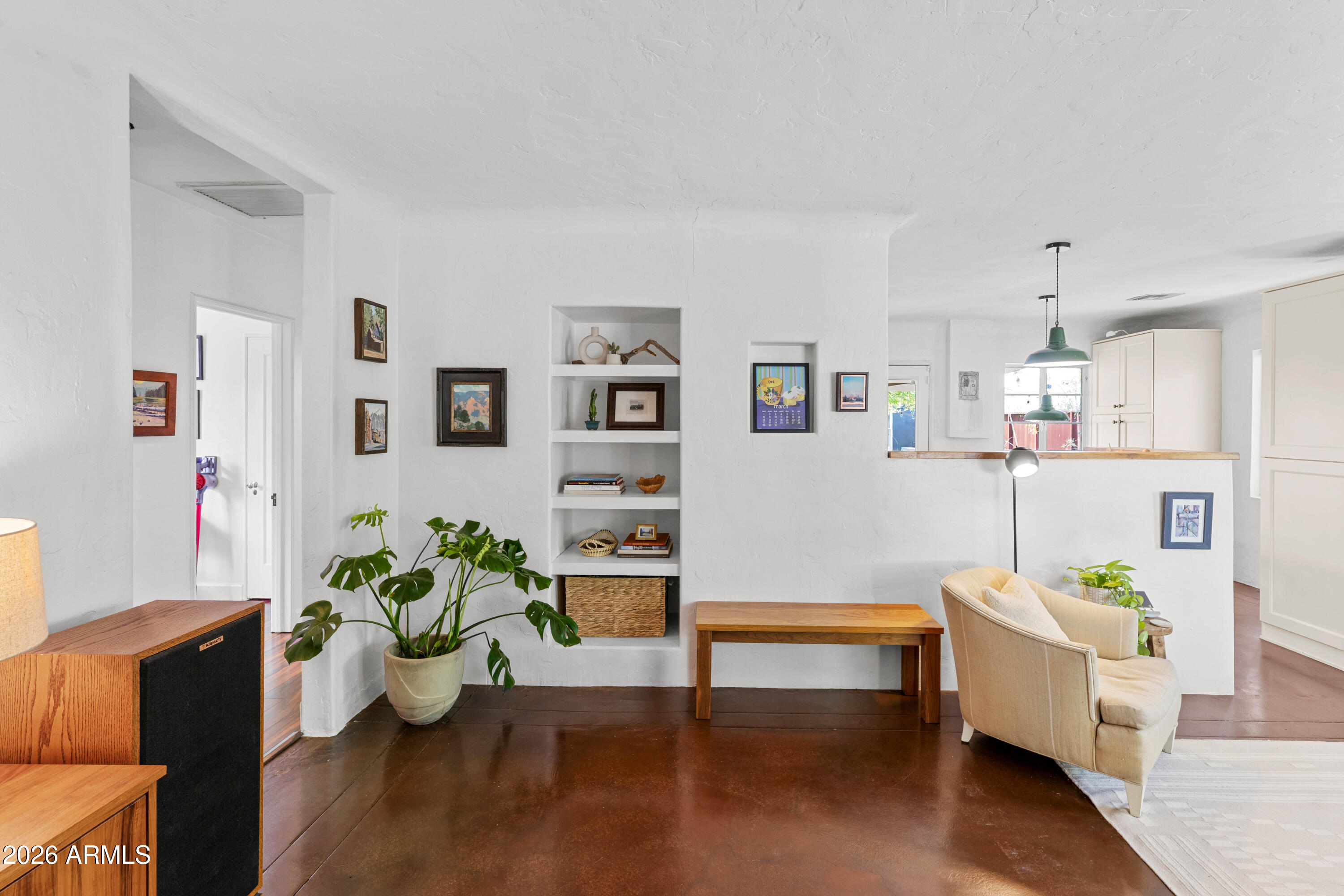 1105 W WILLETTA Street