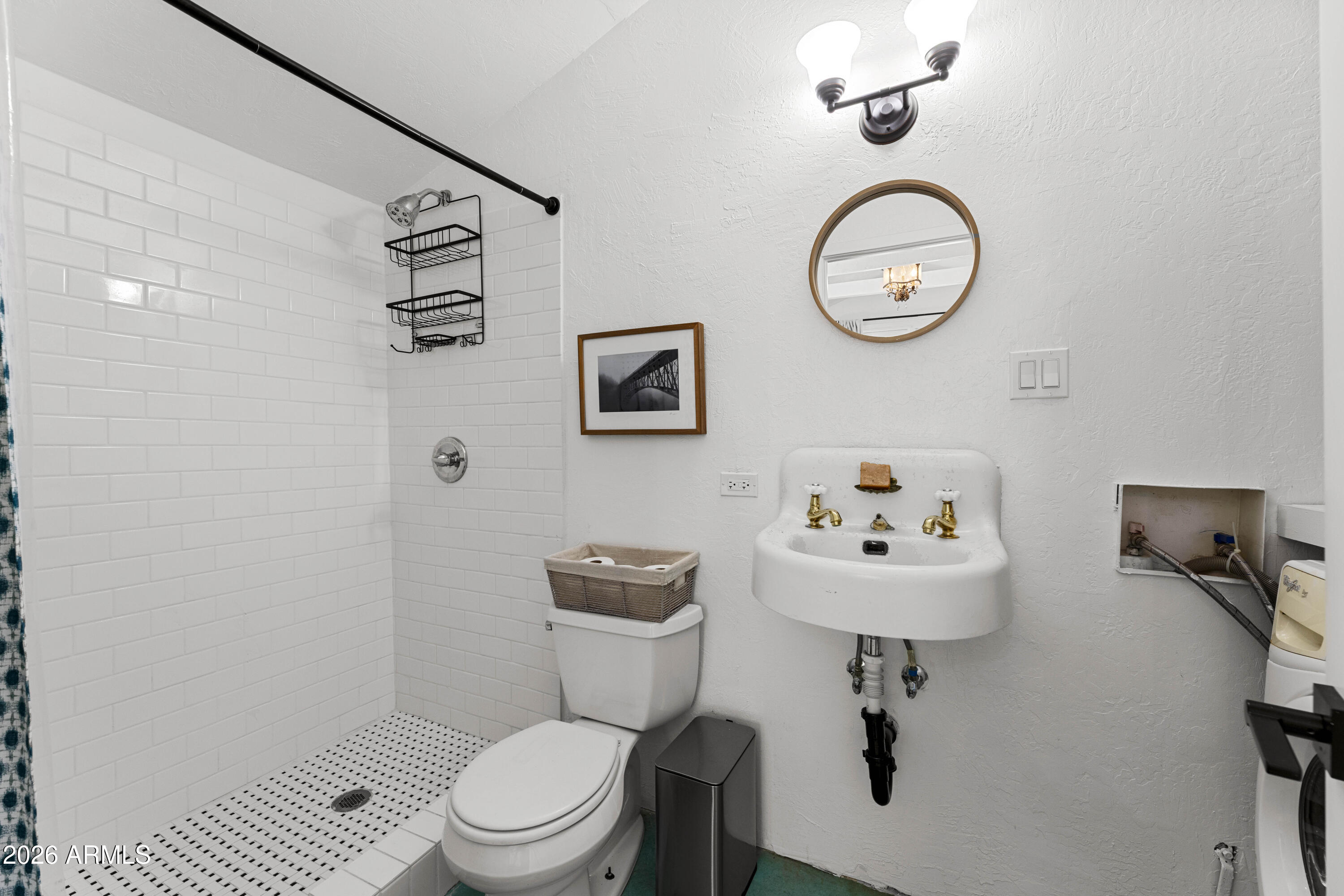 1105 W WILLETTA Street