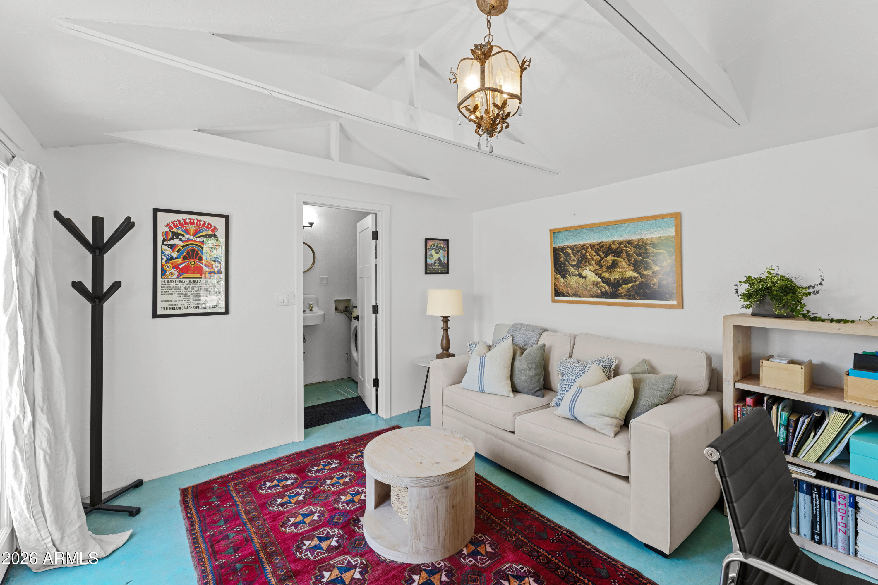 1105 W WILLETTA Street