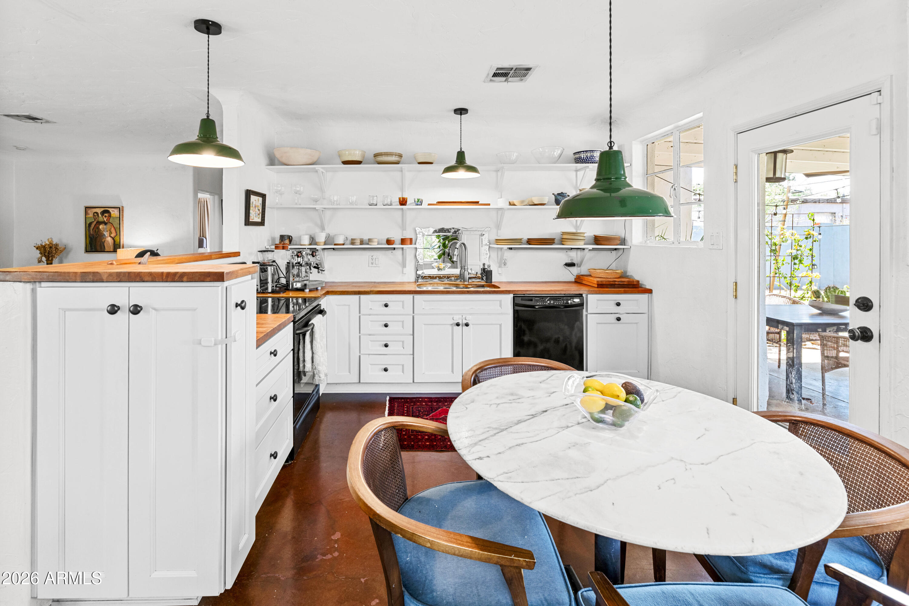 1105 W WILLETTA Street