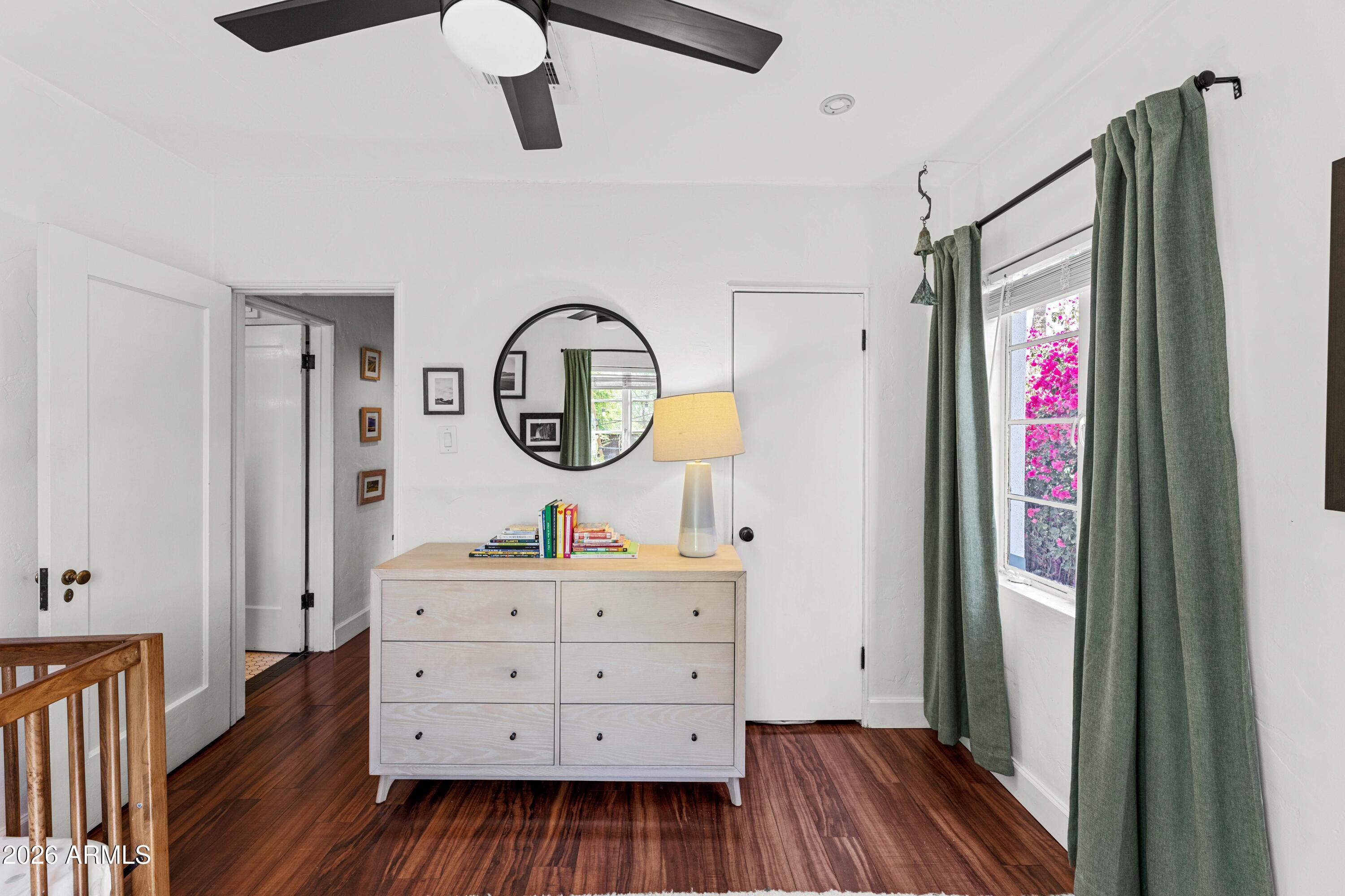 1105 W WILLETTA Street