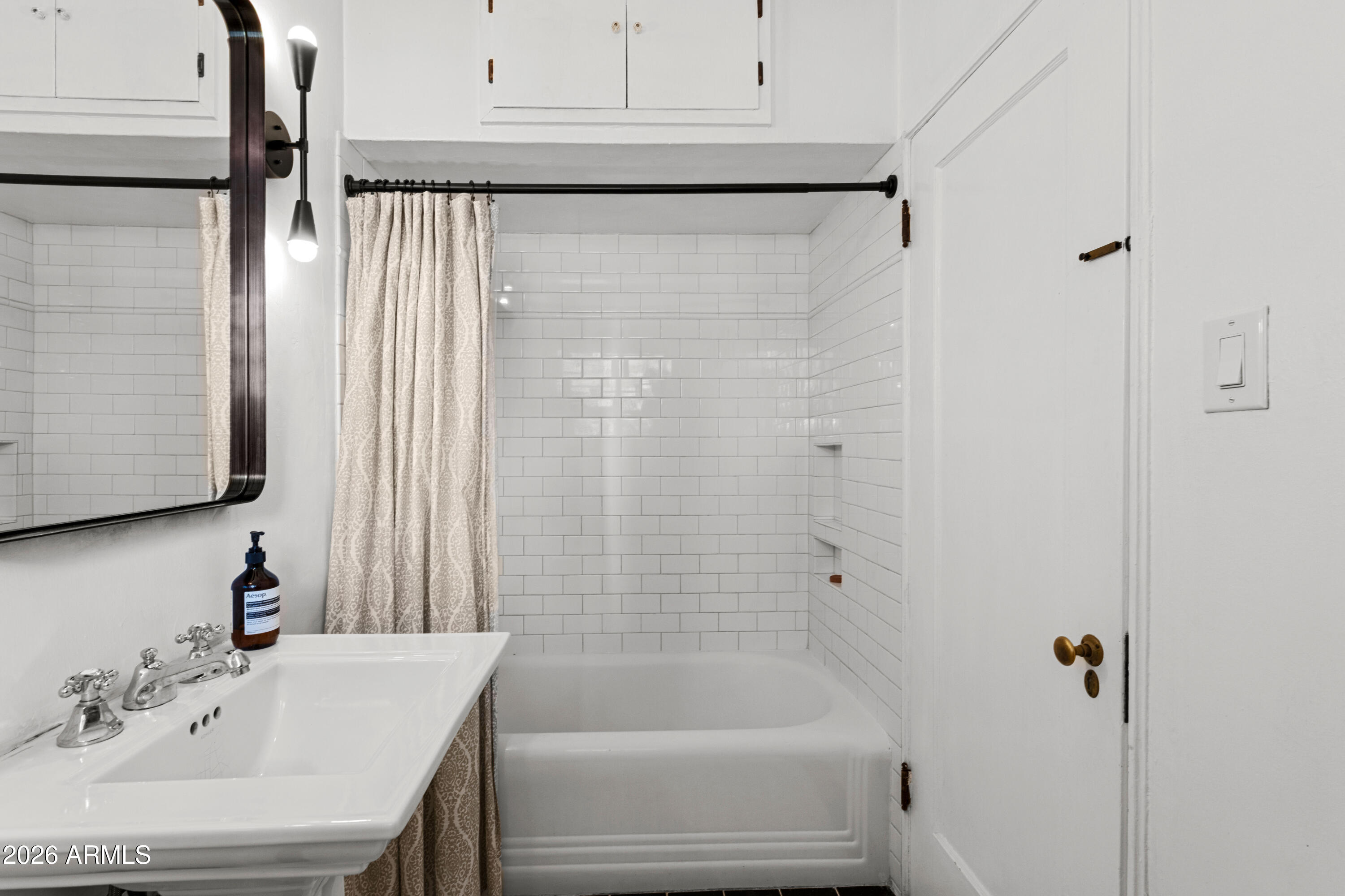 1105 W WILLETTA Street