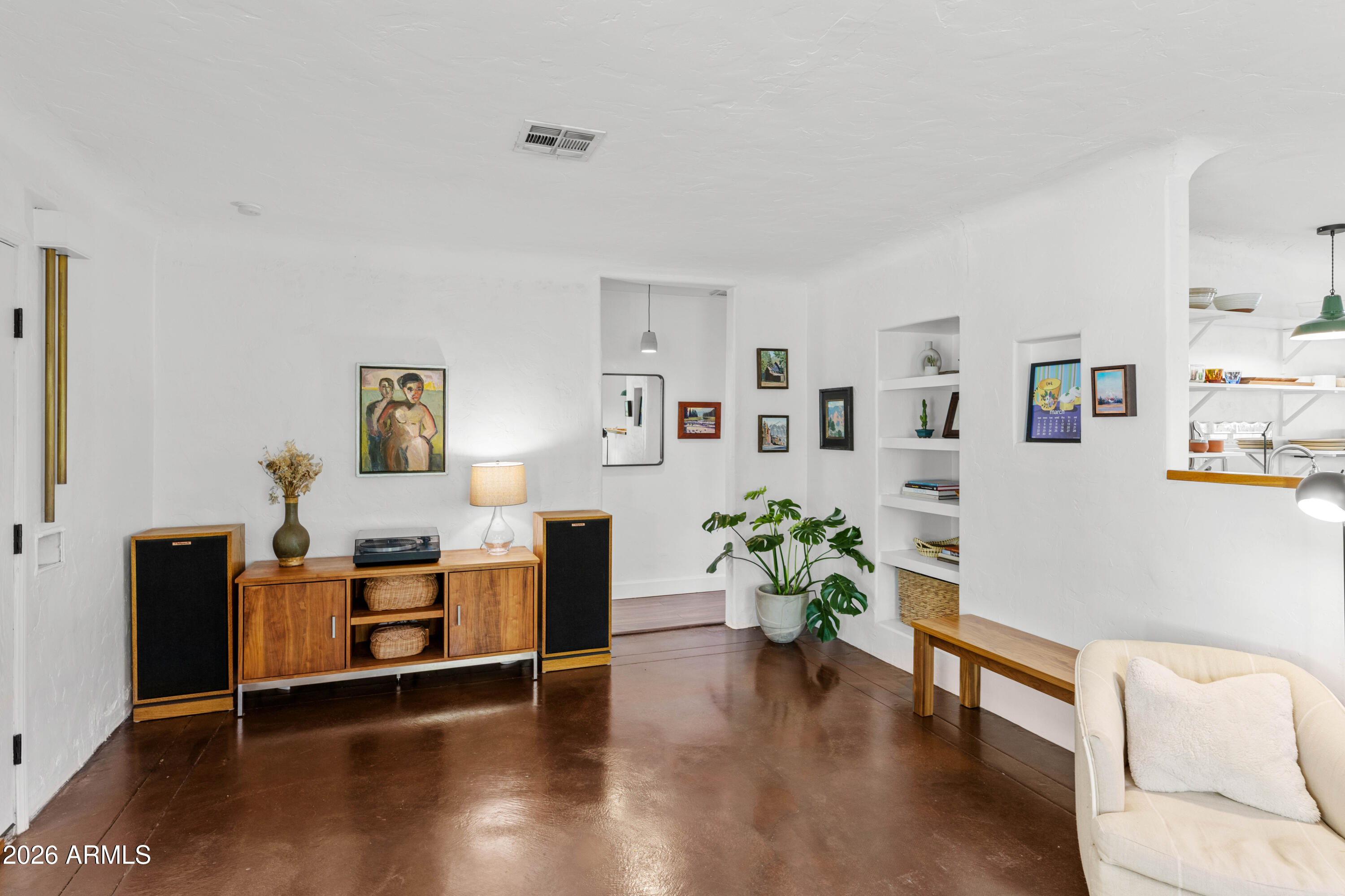 1105 W WILLETTA Street