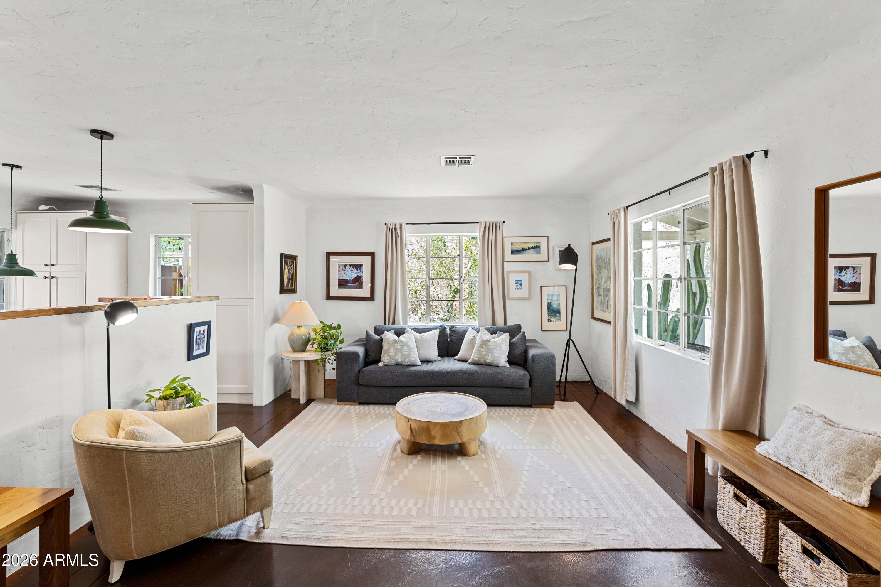 1105 W WILLETTA Street