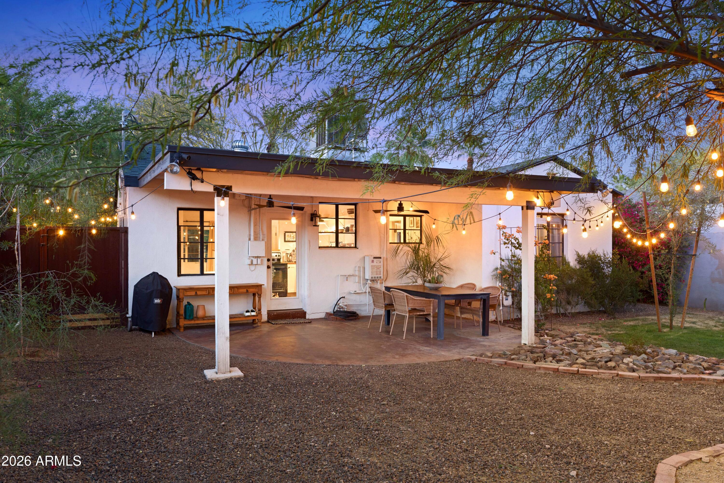 1105 W WILLETTA Street