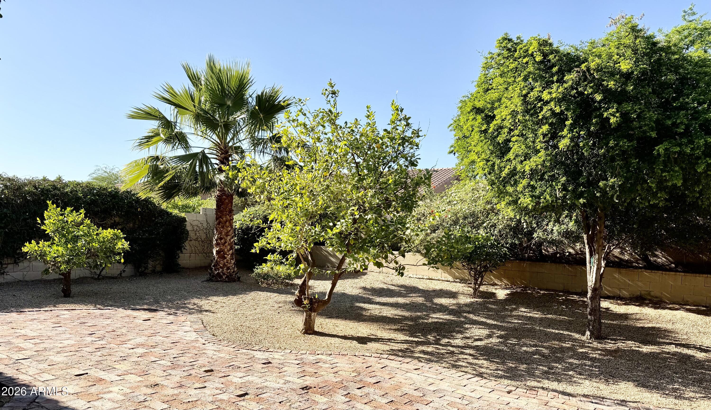 9042 E PARAISO Drive