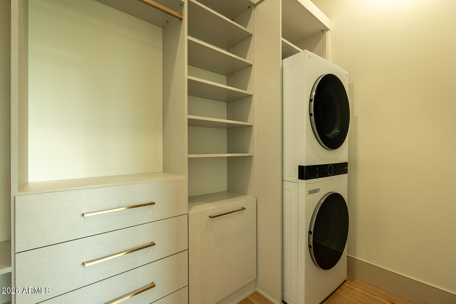 22012 N LOS CABALLOS Drive