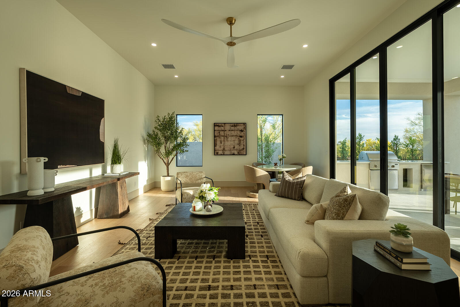 22012 N LOS CABALLOS Drive