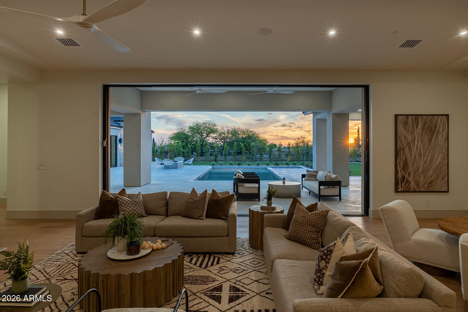 22012 N LOS CABALLOS Drive